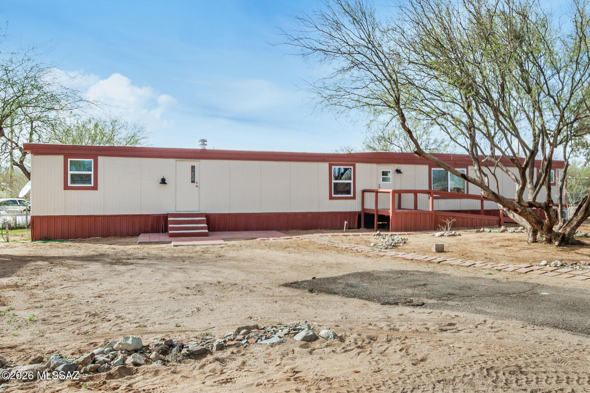 17111 S Country Club Road E18