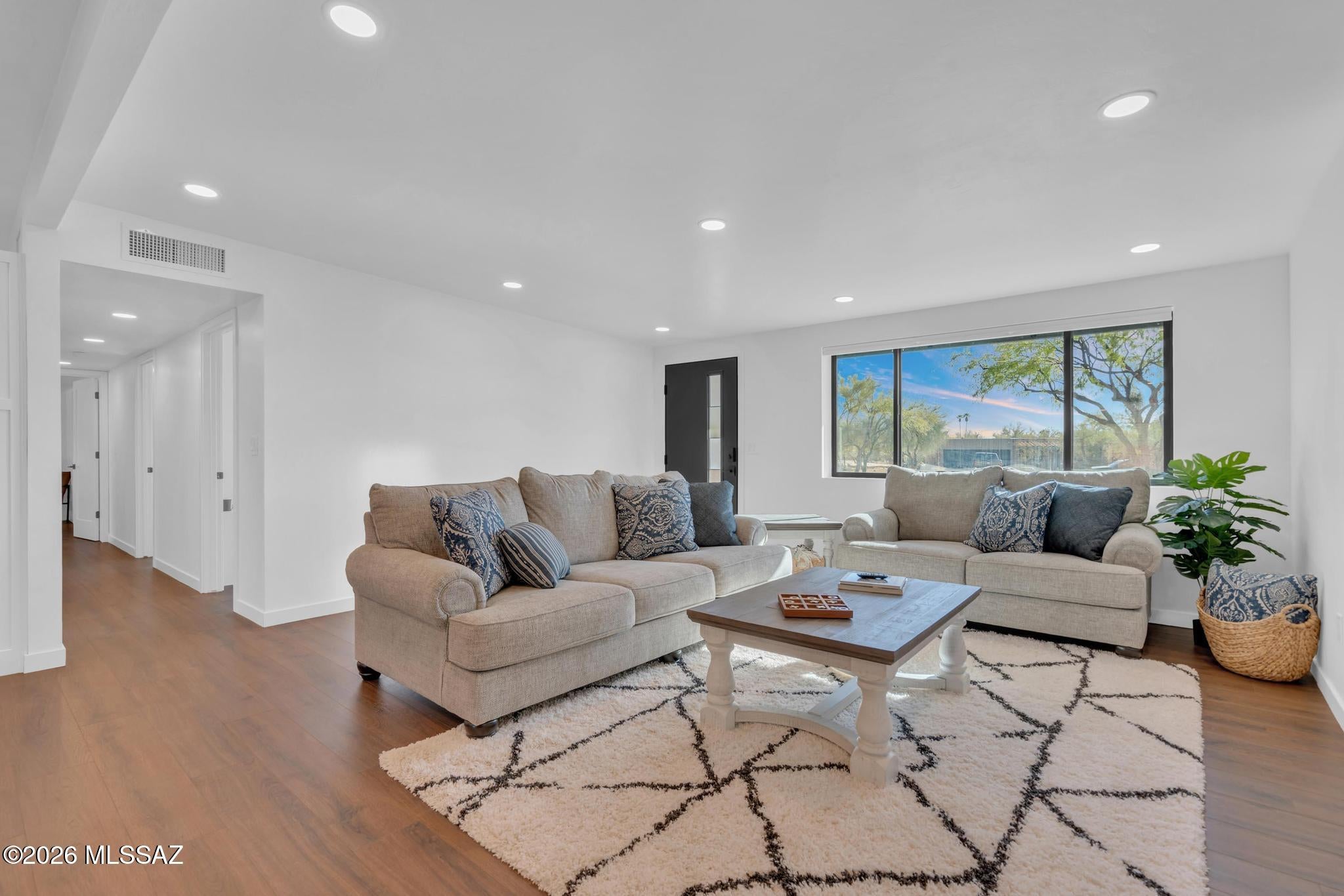 345 E Catalina Shadows Boulevard