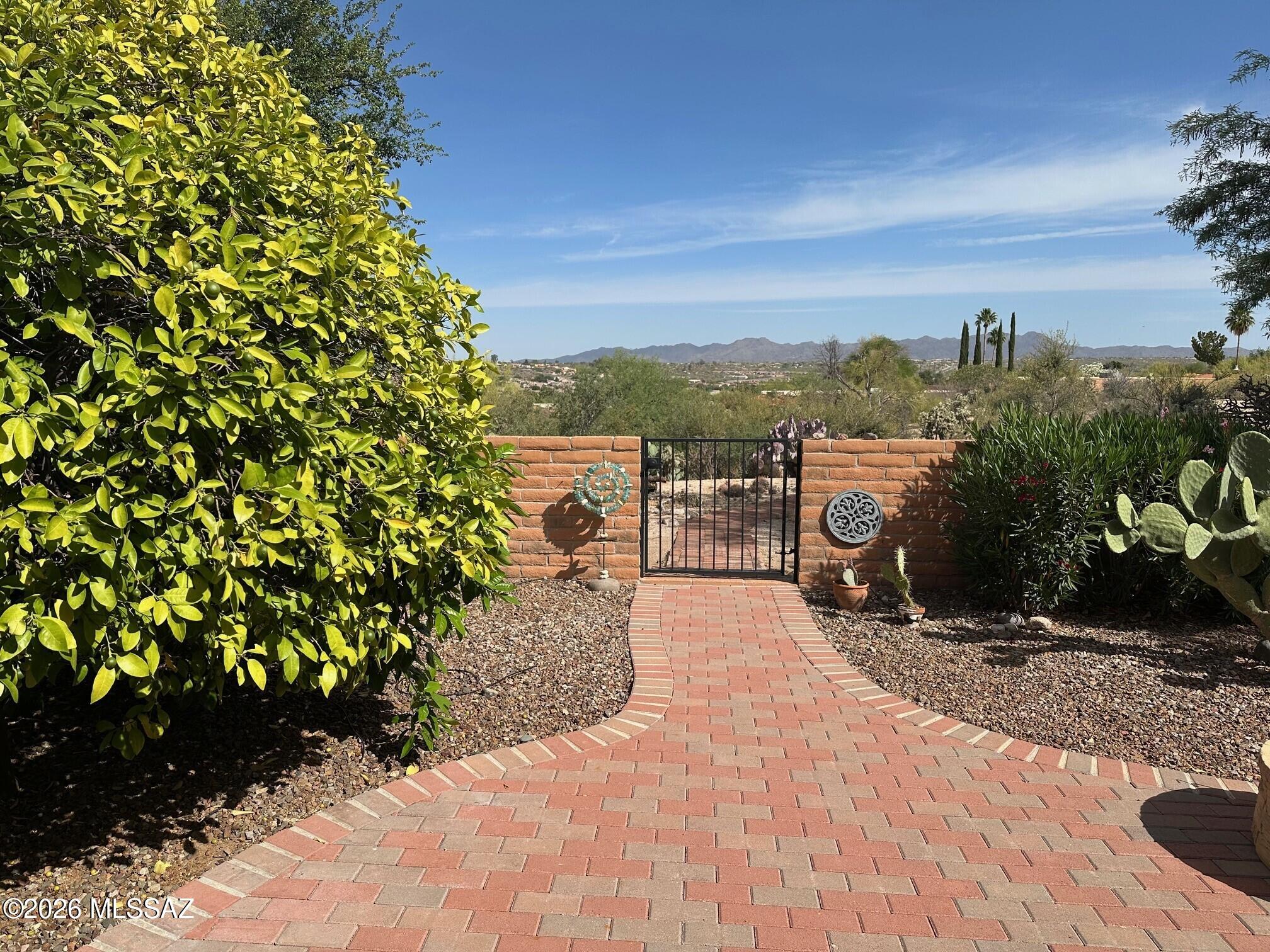 1951 W Hickory Hollow