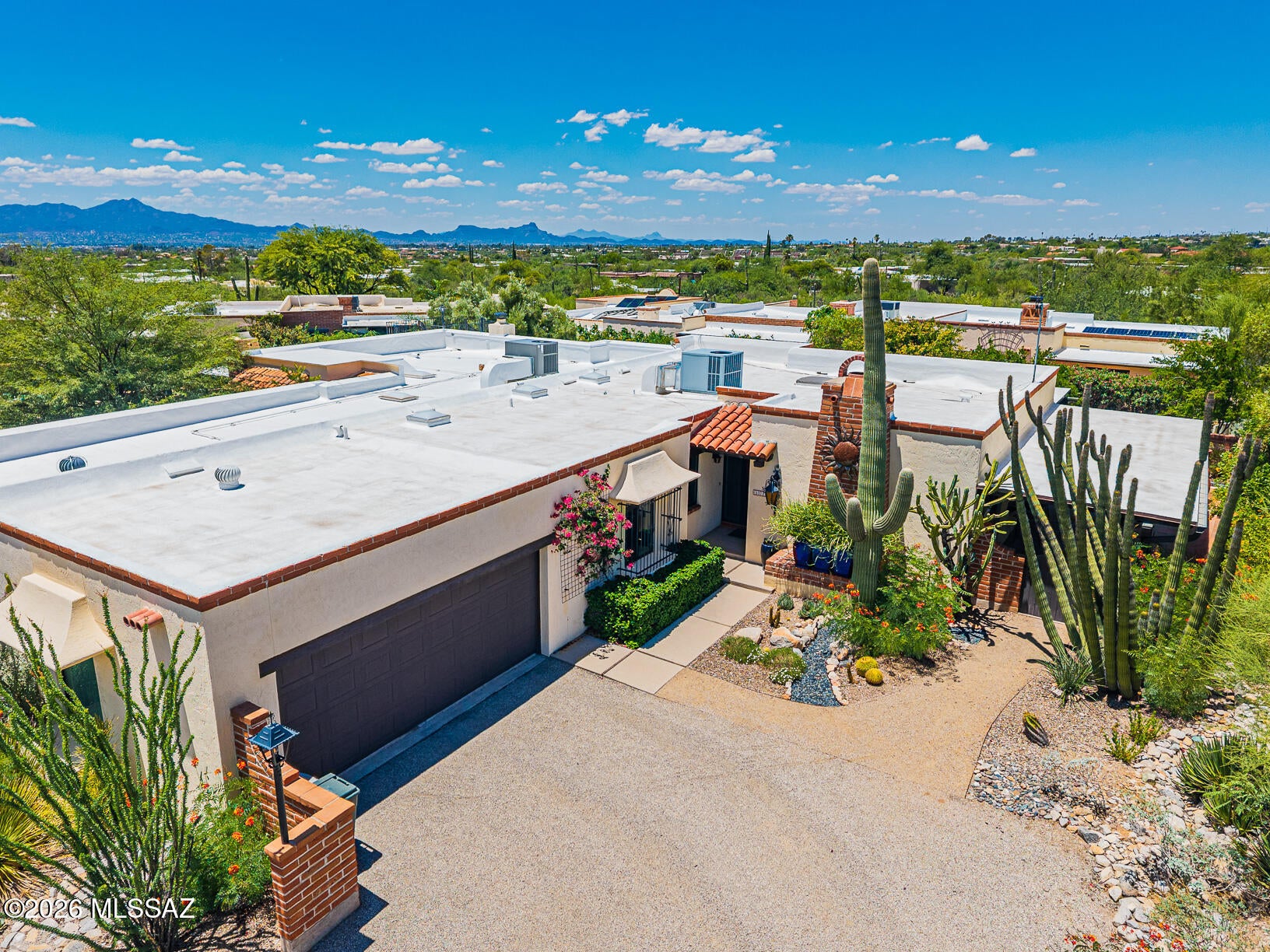 6325 N Calle Del Caballo