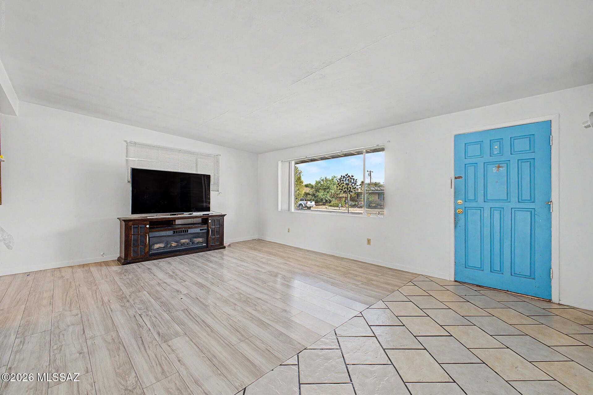 4725 E Bermuda Street