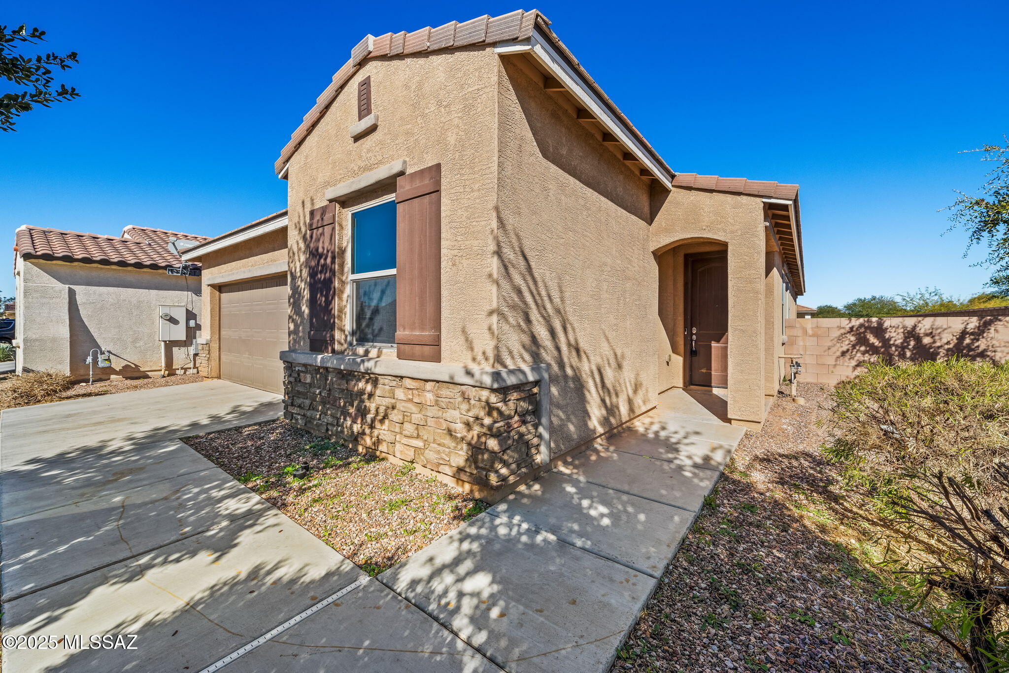 6623 E Via Jardin Verde