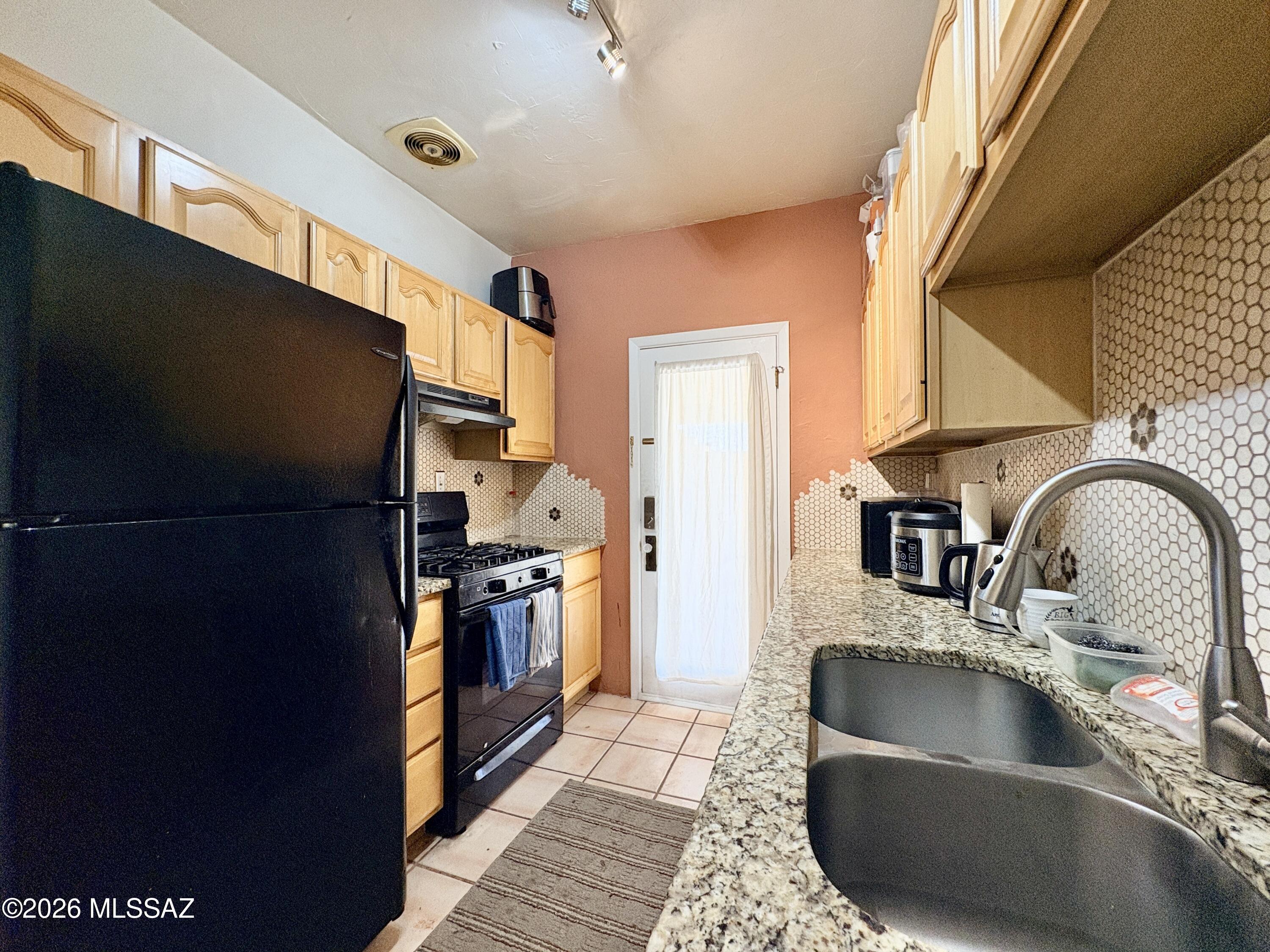 Fairmount Addition - Residential Lease