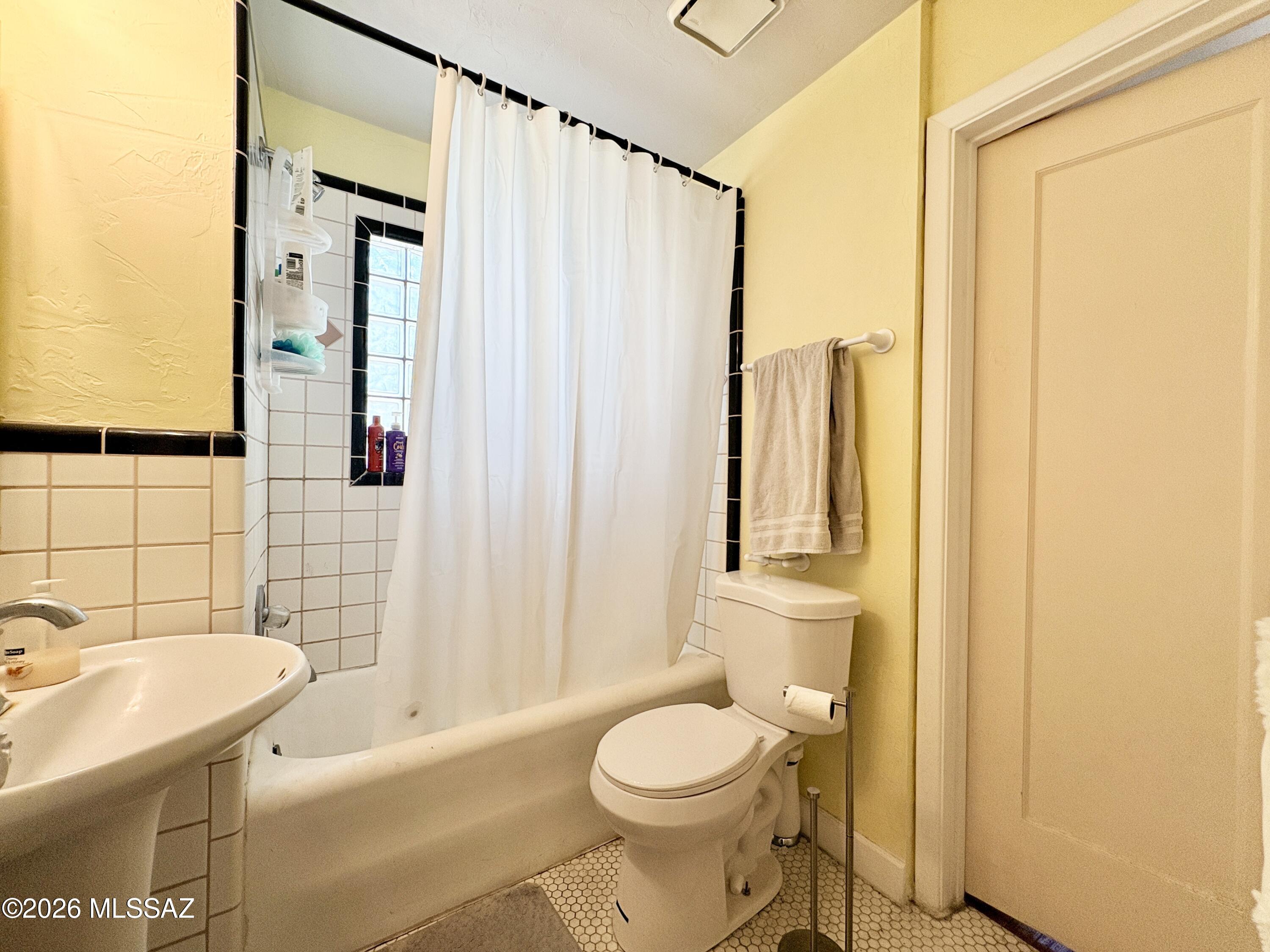 Fairmount Addition - Residential Lease