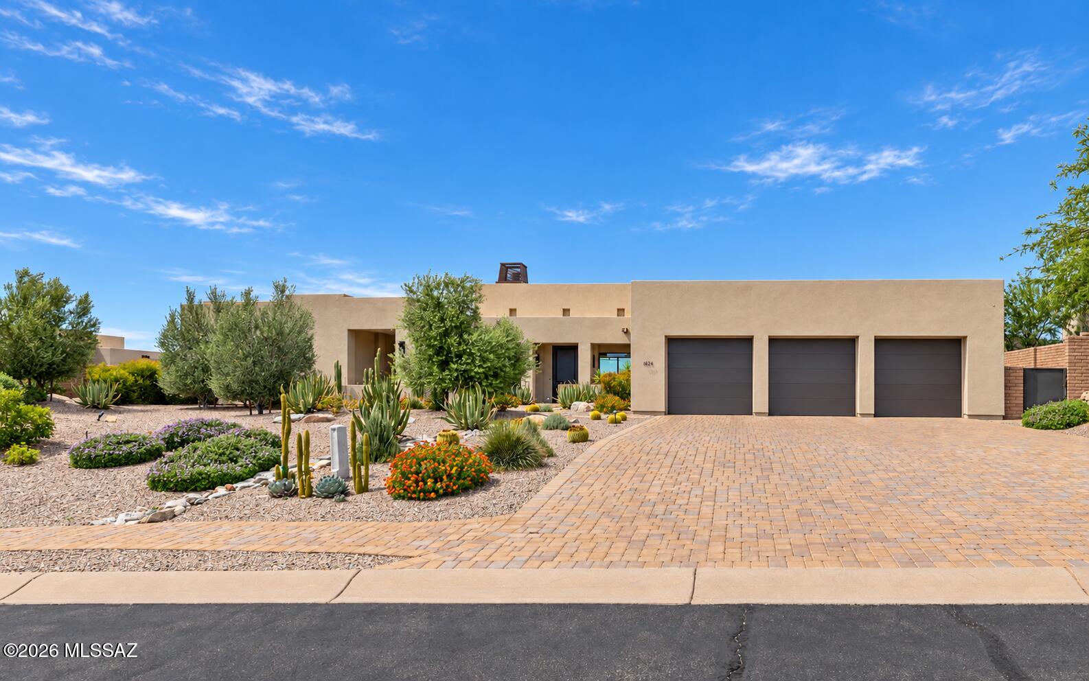 6134 W Seven Saguaros Circle