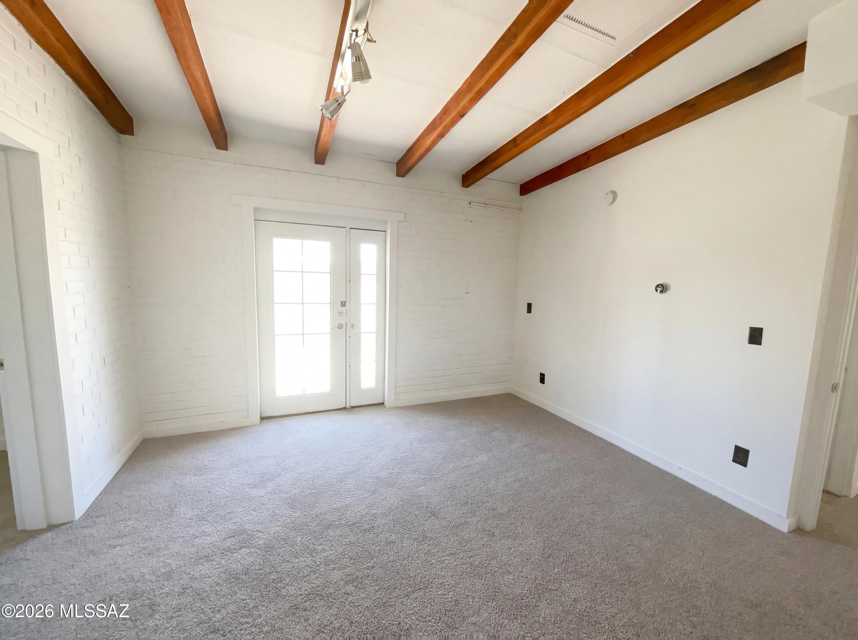 2519 N Richey Boulevard