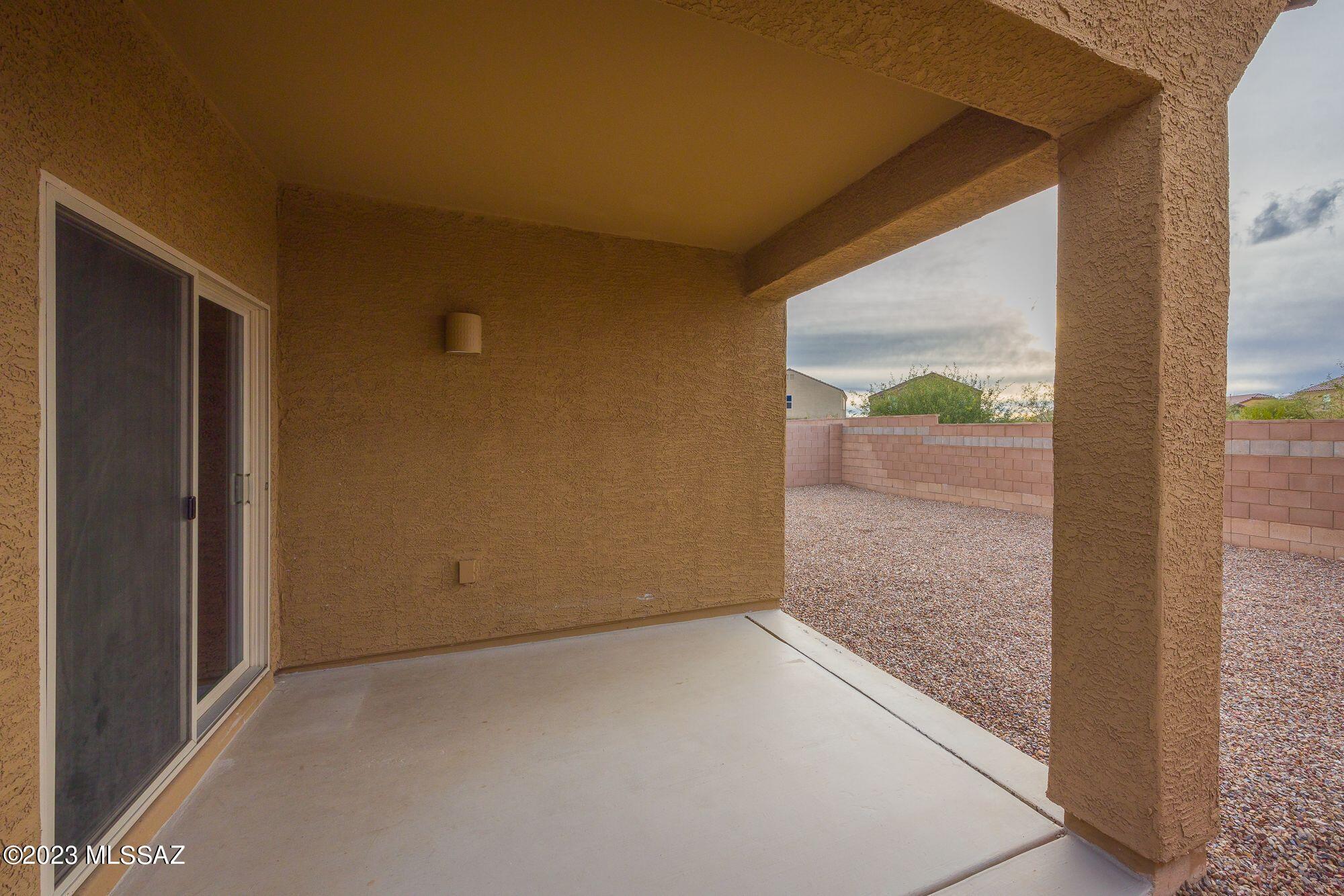 Vista Del Lago Norte SQ20140780198 - Residential Lease