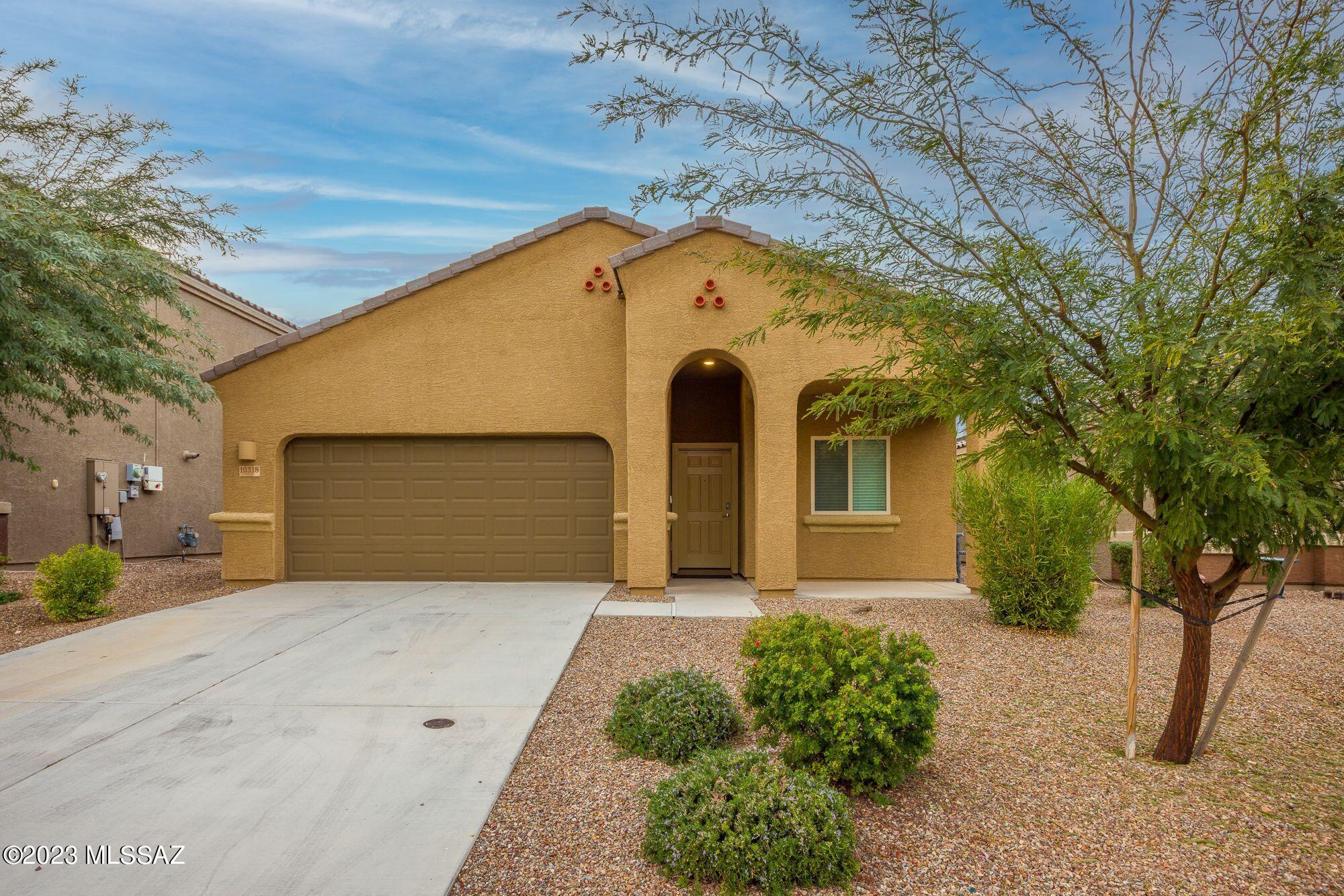 Vista Del Lago Norte SQ20140780198 - Residential Lease