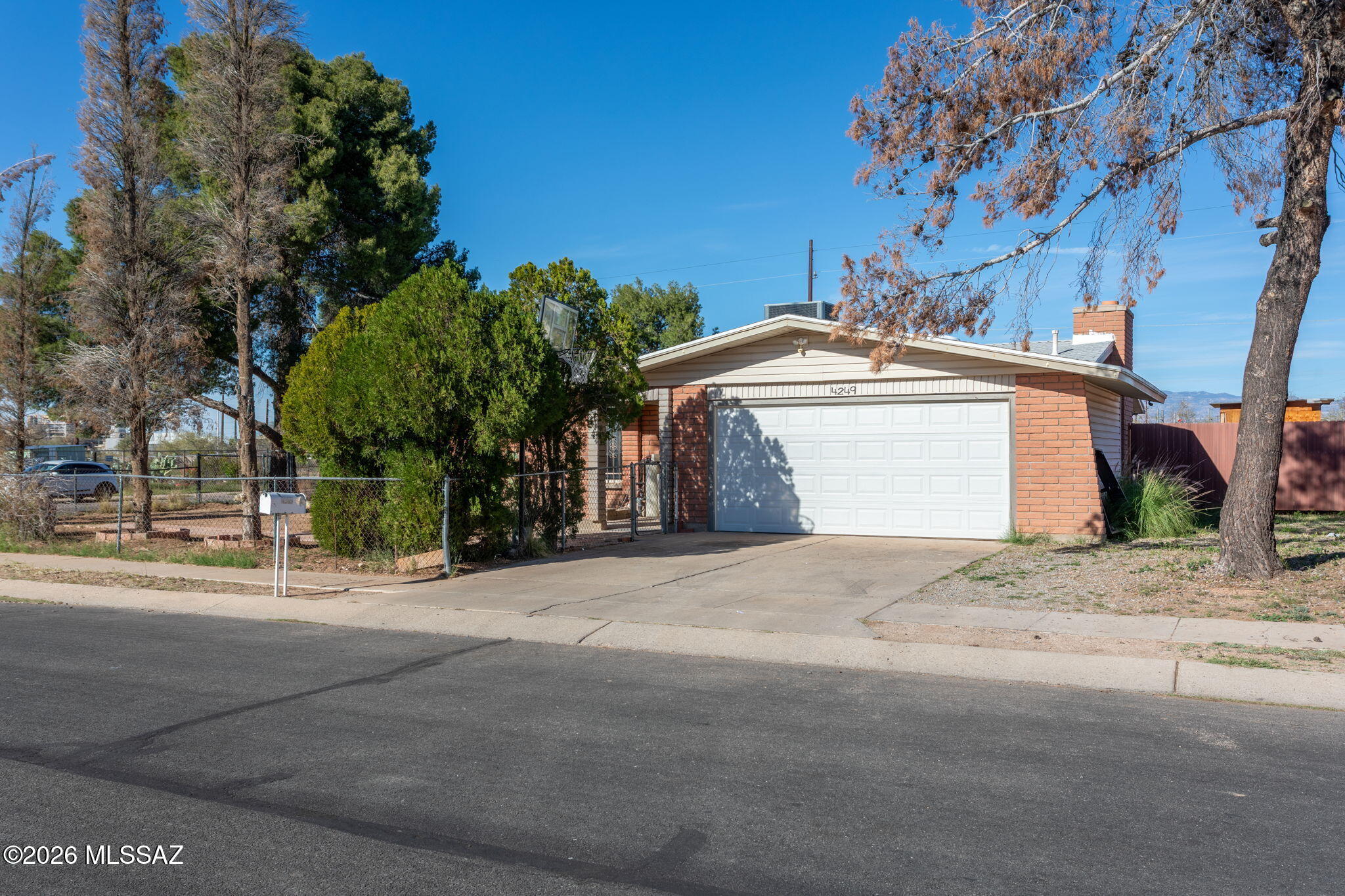 4249 E Canada Stravenue