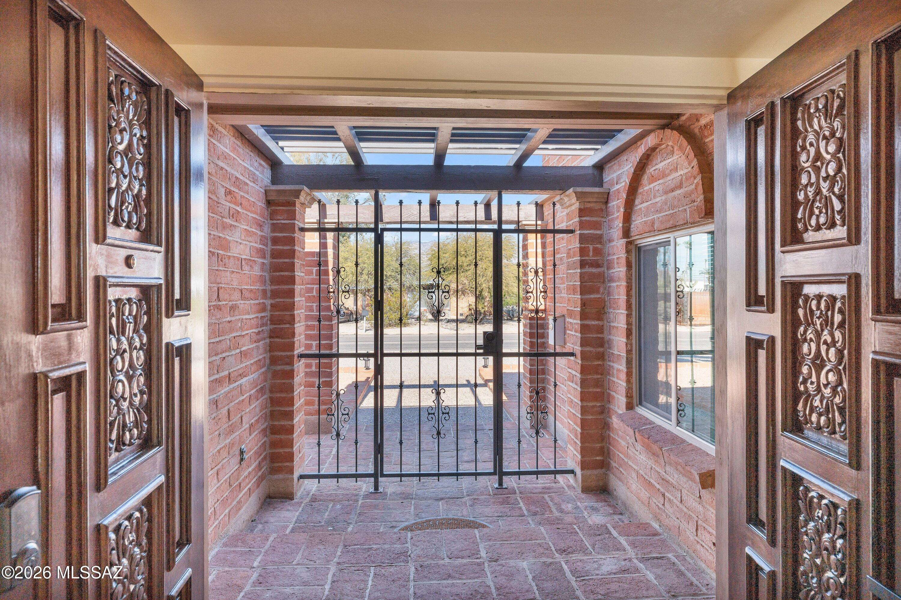 5312 E Hawthorne Street