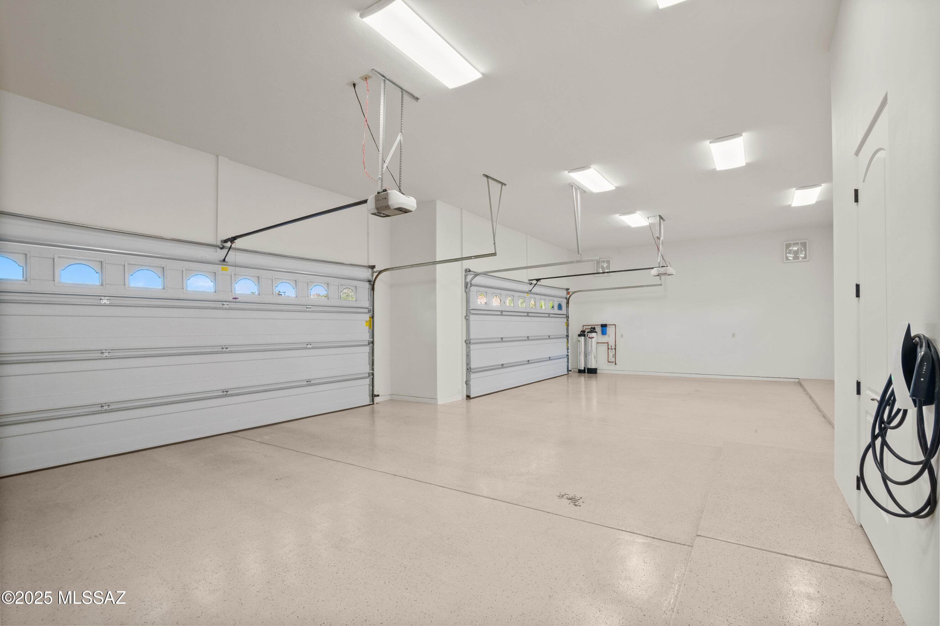 Finisterra (1-210) - Residential