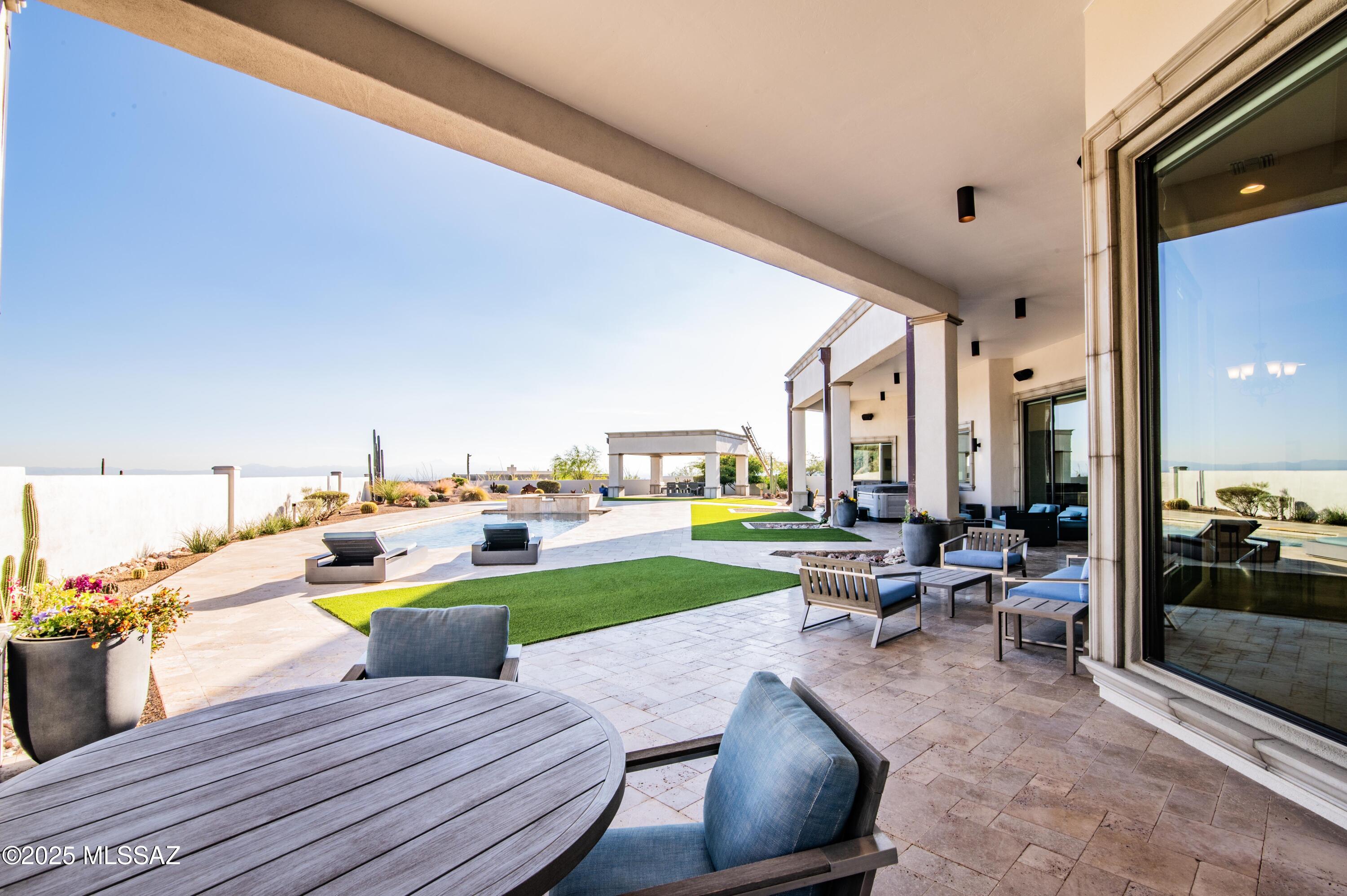 Finisterra (1-210) - Residential