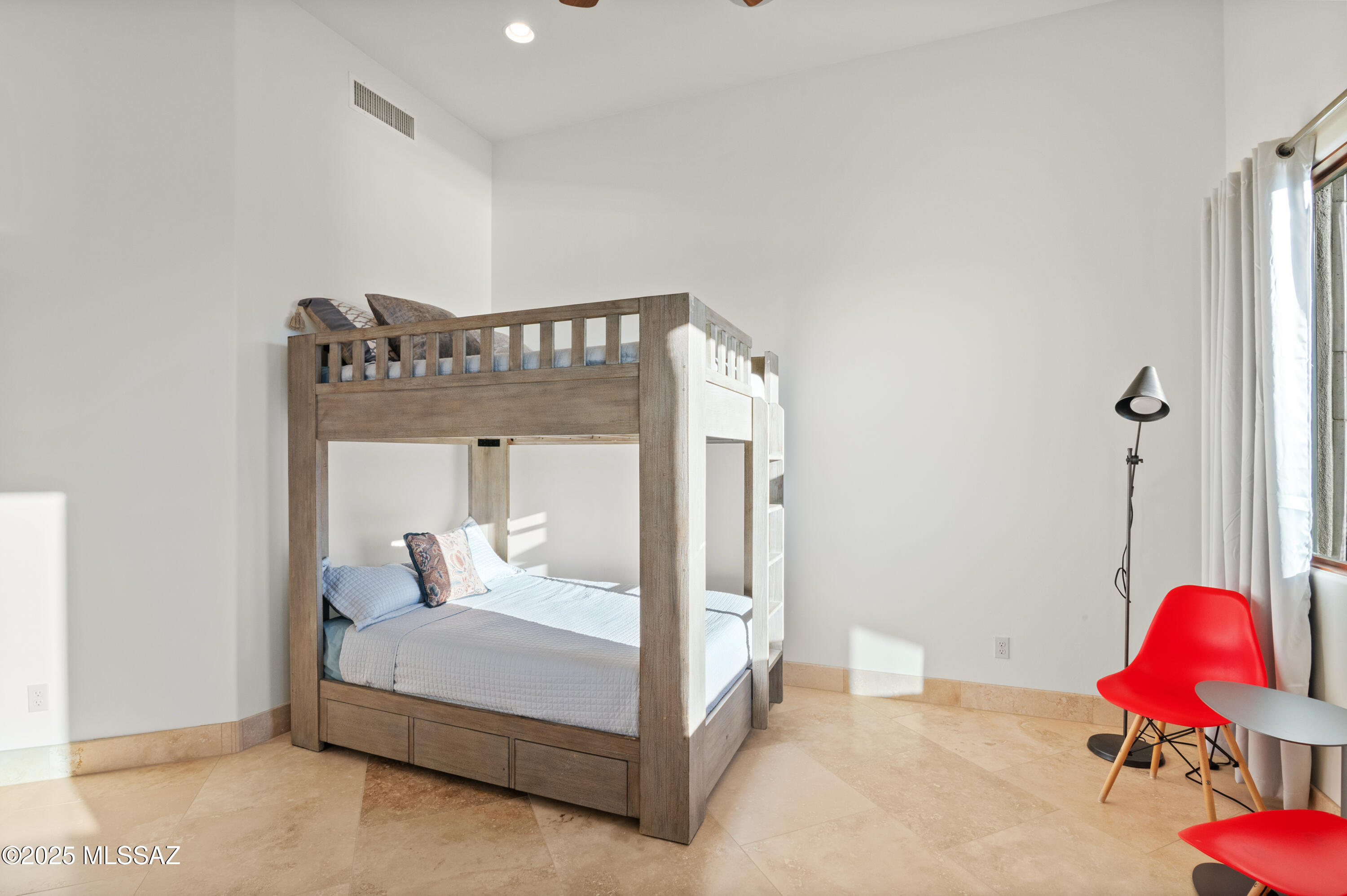 Finisterra (1-210) - Residential