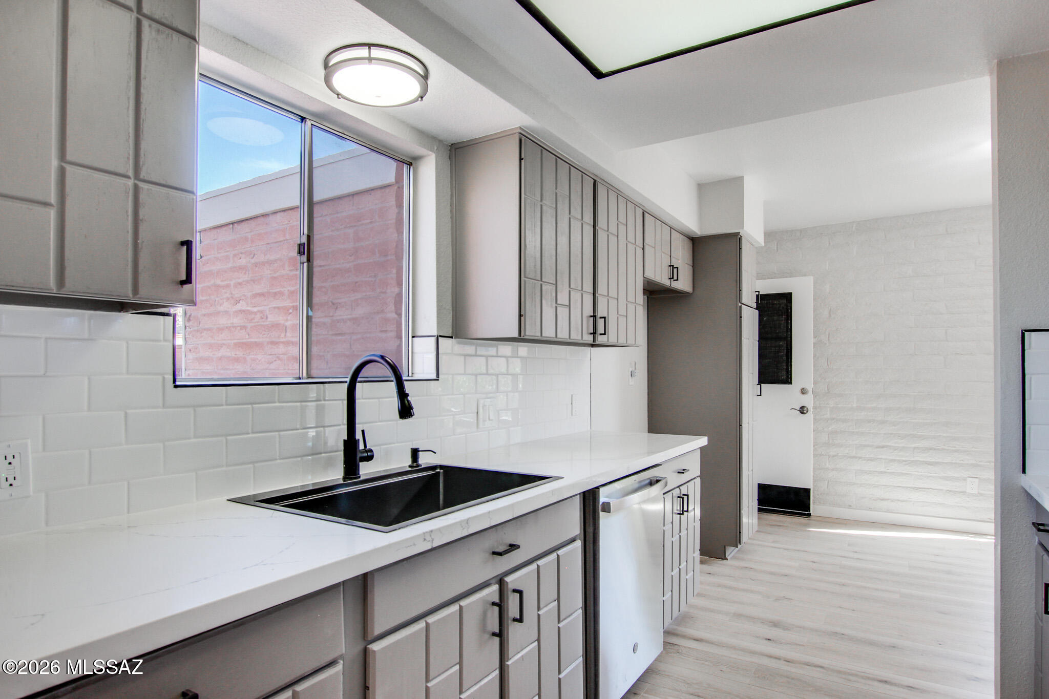 121 W Vista Grande Drive