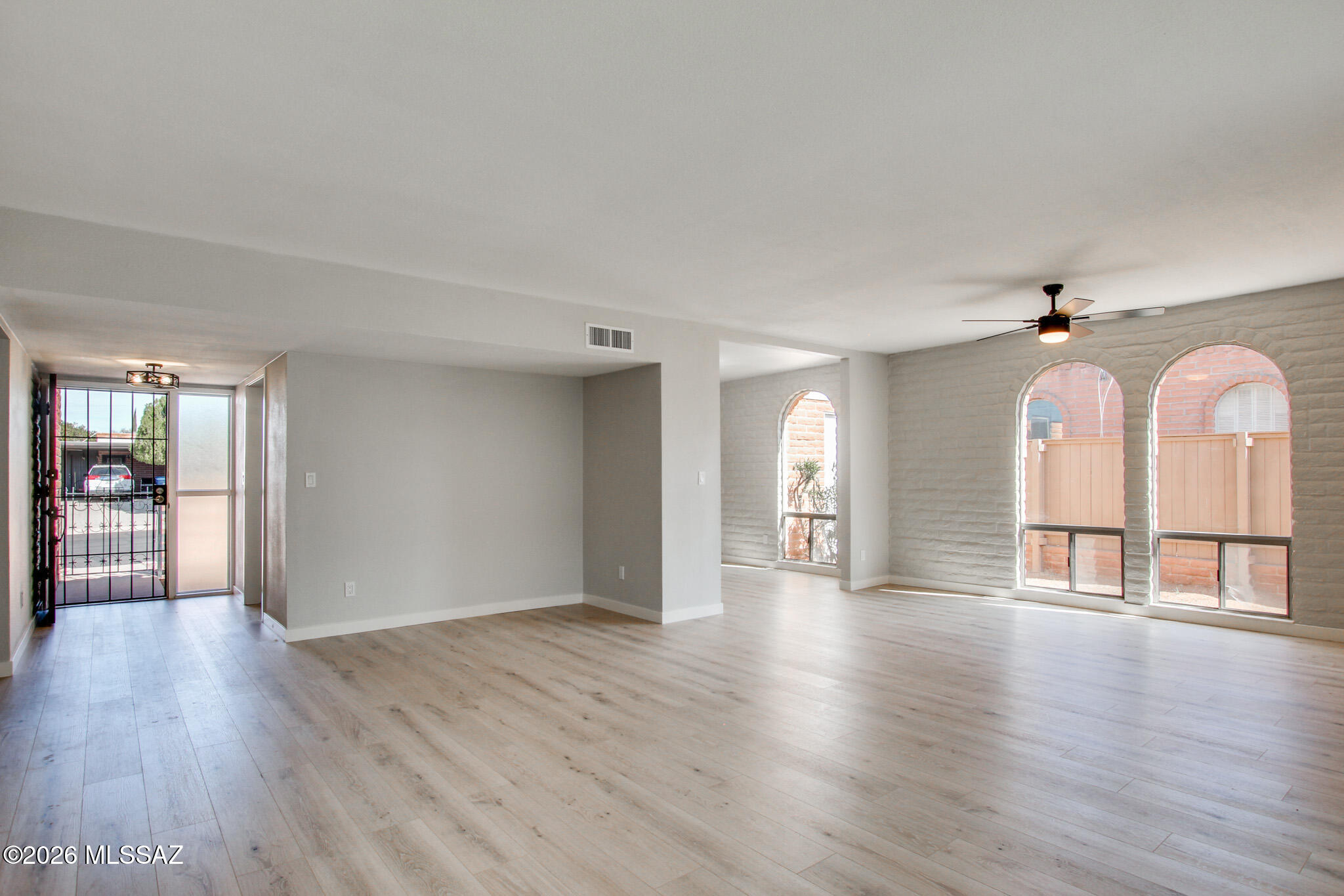 121 W Vista Grande Drive