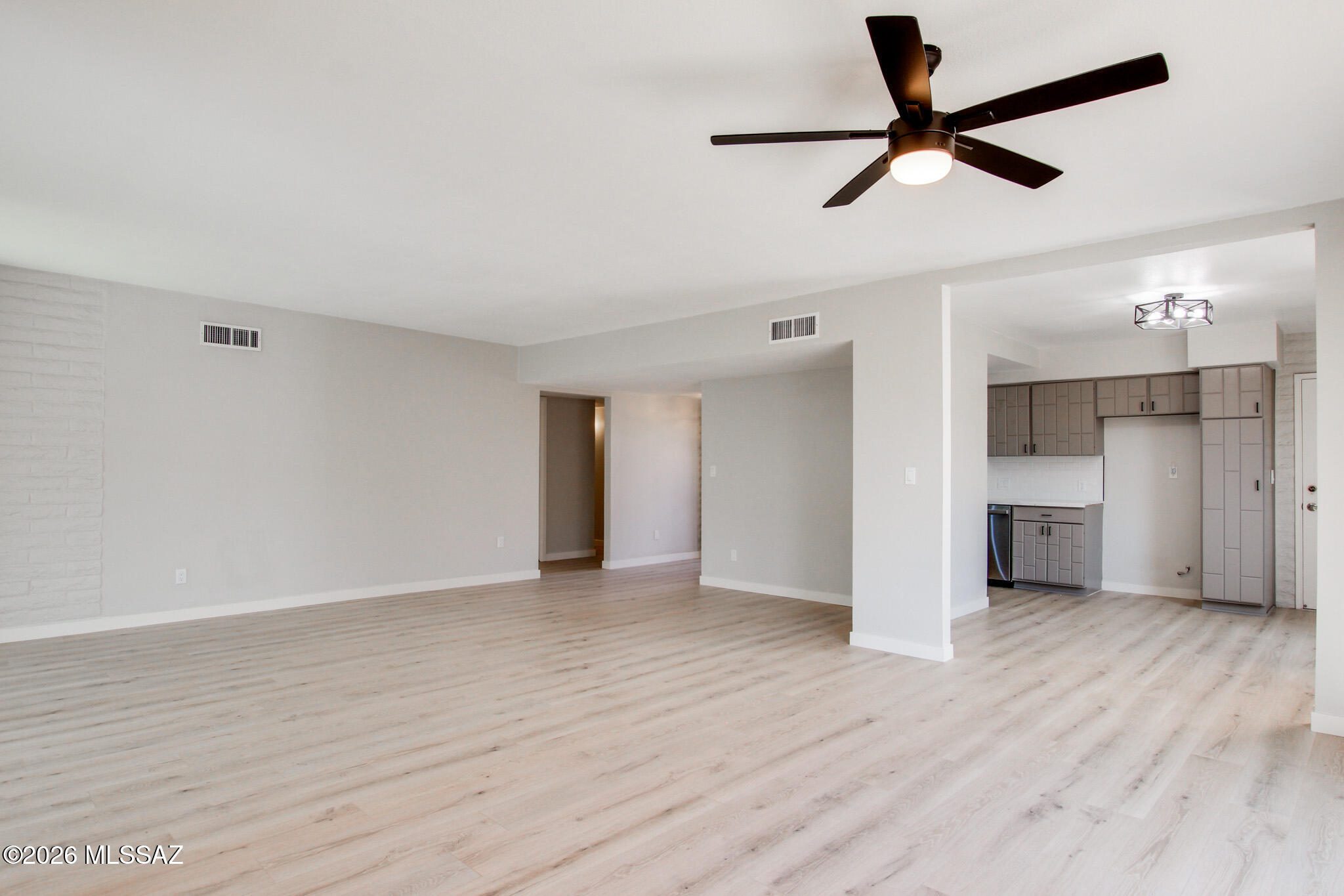 121 W Vista Grande Drive