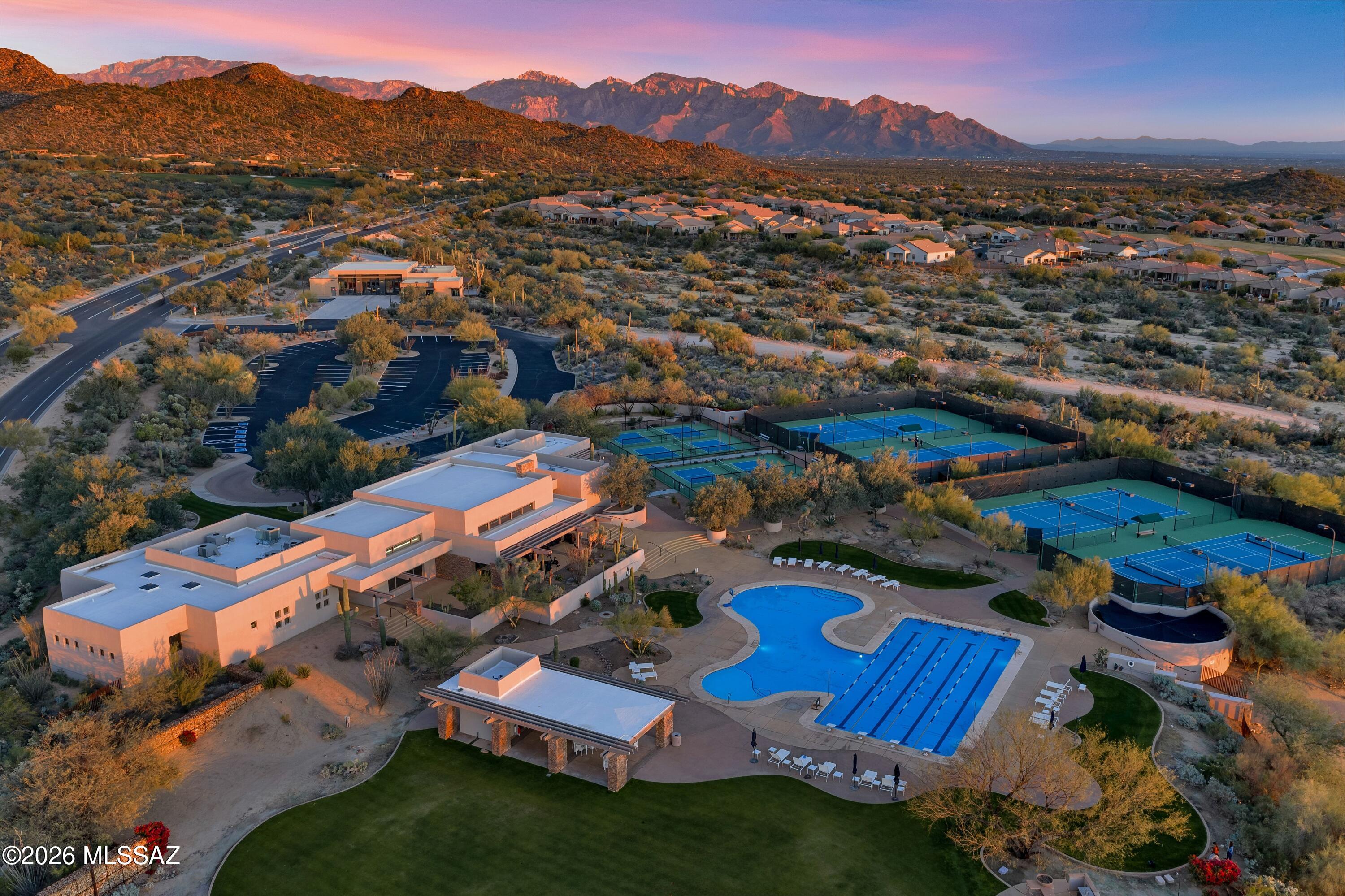 Canyon Pass II At Dove Mountain (49-110) - Residential