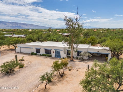 Photo of 10800 E Snyder Road, Tucson, AZ 85749 (MLS # 22622221)