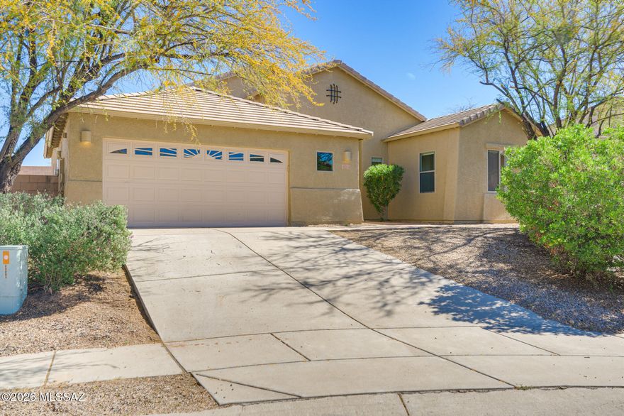 Beautiful 3 bedroom, 2 bathroom single-family home located in an established neighborhood. The home features a spacious, open floor plan with generous living areas that flow seamlessly together, creating a great space for everyday living and entertaining. The split floor plan offers a private primary bedroom separate from the other bedrooms. The interior has been updated with new LVP flooring and fresh neutral paint. The kitchen features granite countertops, well-maintained cabinetry, and a tall center island that opens to the main living space. Situated on a cul-de-sac lot with a 2.5 car garage and easy-care front and rear yards. Located within the award-winning Vail School District. Priced to sell!