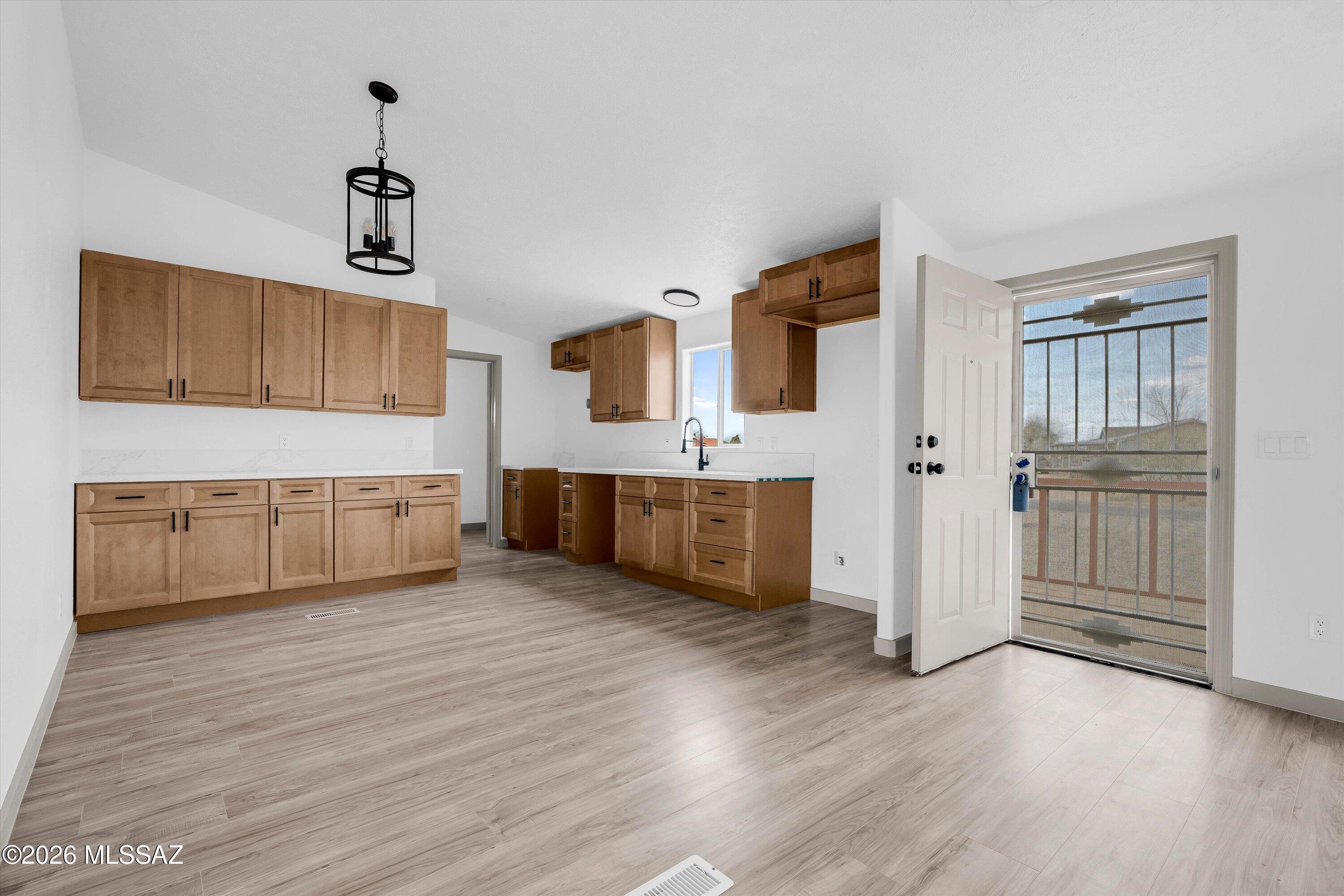 12220 N Kalama Ci Circle