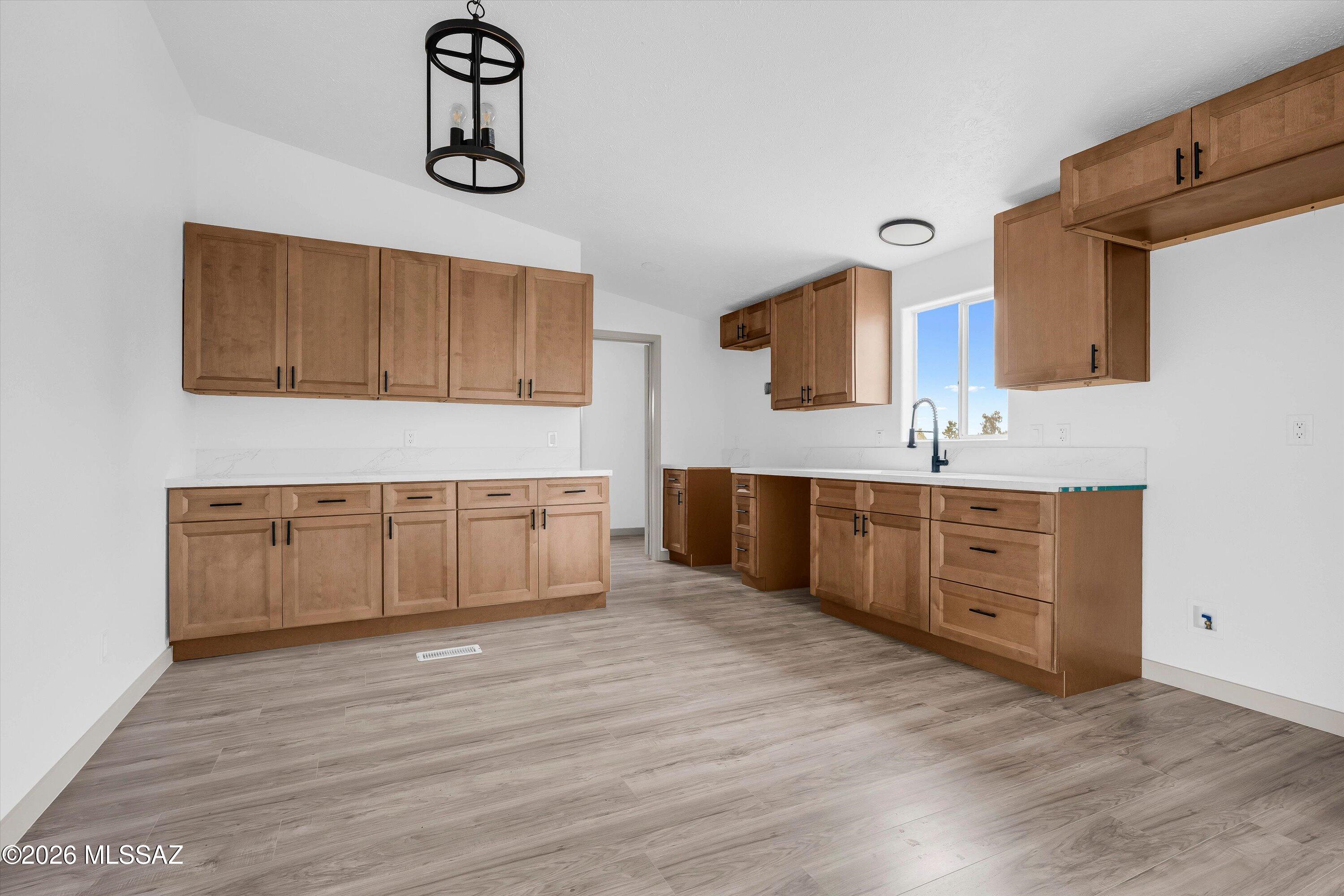 12220 N Kalama Ci Circle