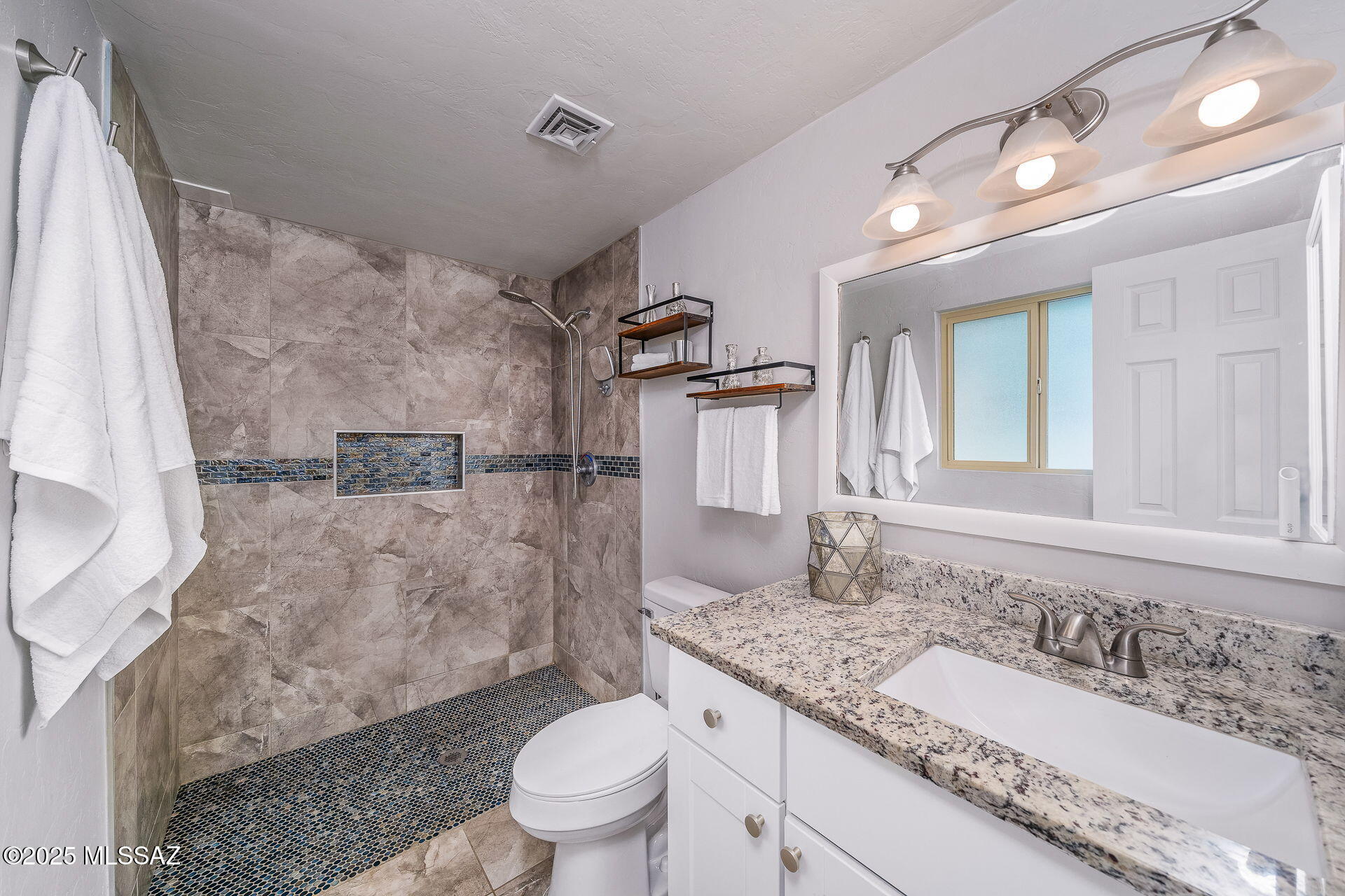 525 N Bonanza Avenue