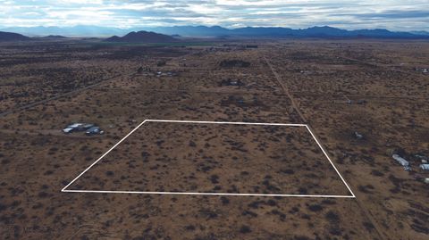 9.56 Acres E Apache 19 Pearce AZ 85625