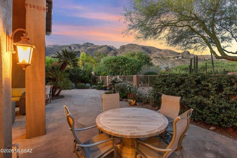Photo of 6384 N Desert Wind Circle, Tucson, AZ 85750 (MLS # 22622946)