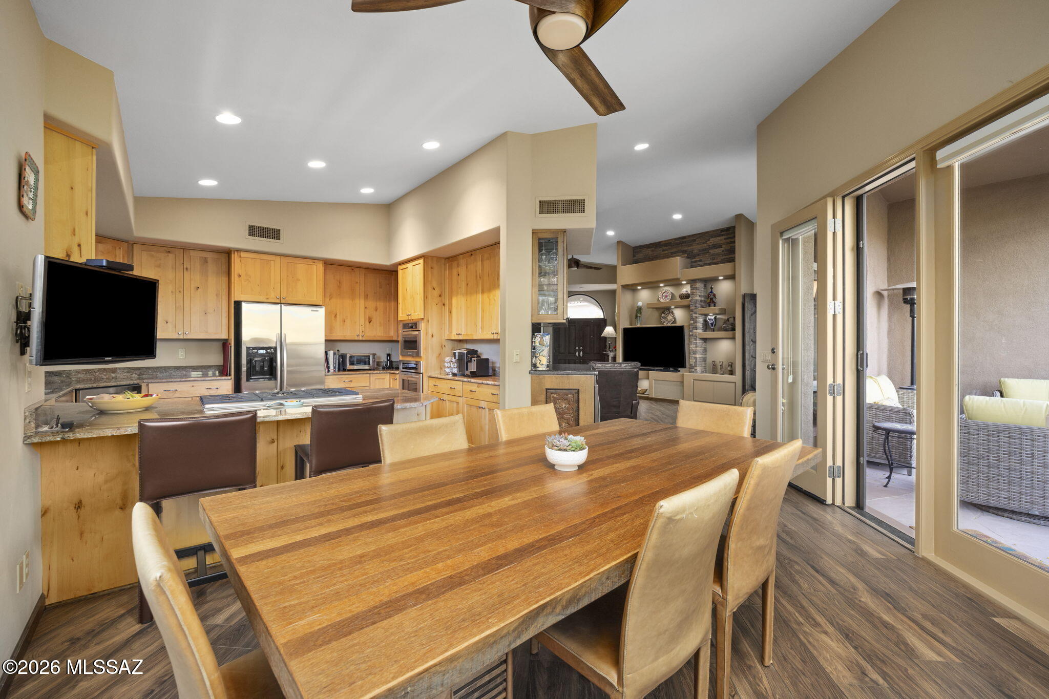 6384 N Desert Wind Circle