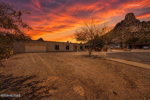 Photo of 3225 W Dakota Street, Tucson, AZ 85746 (MLS # 22622921)