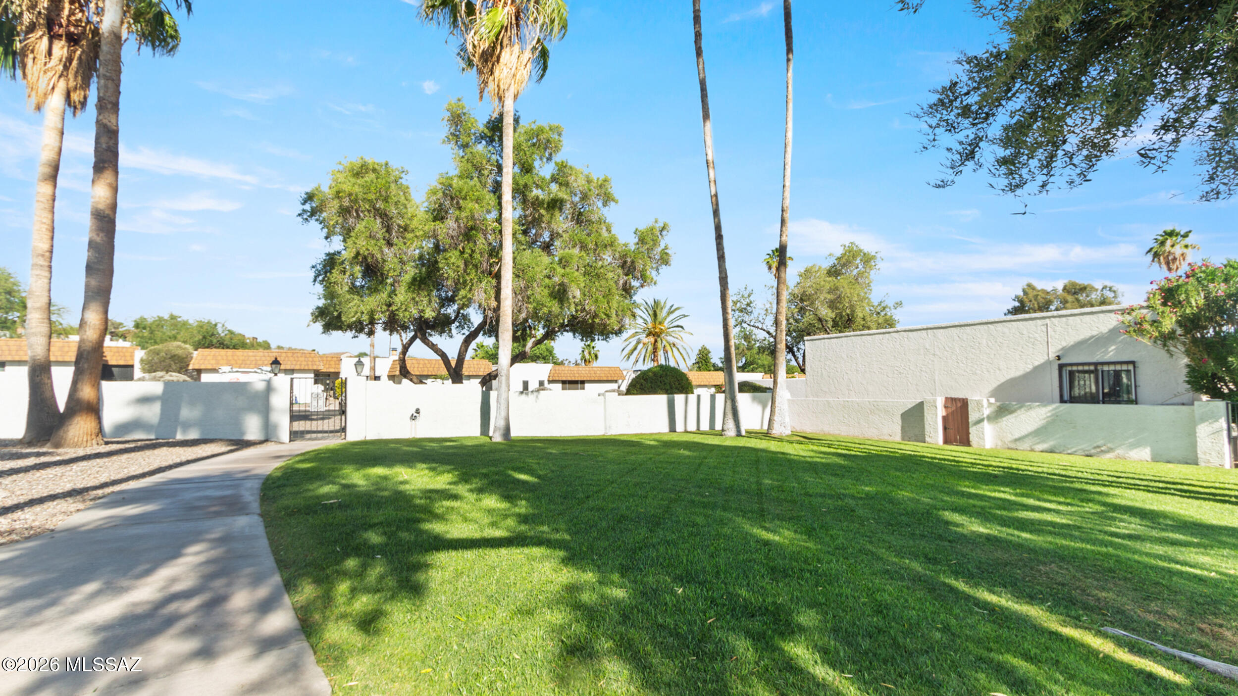 Shirley Manor Townhouses (1-52) - Residential