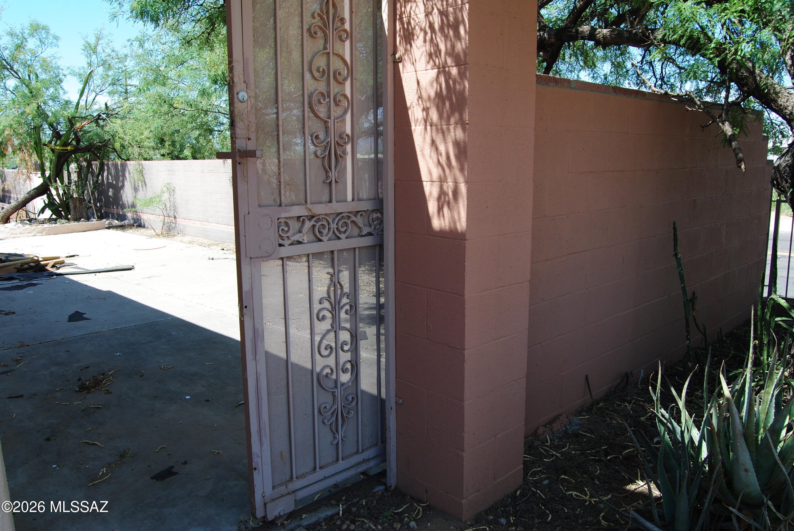 Miracle Mile Manor - Residential Lease