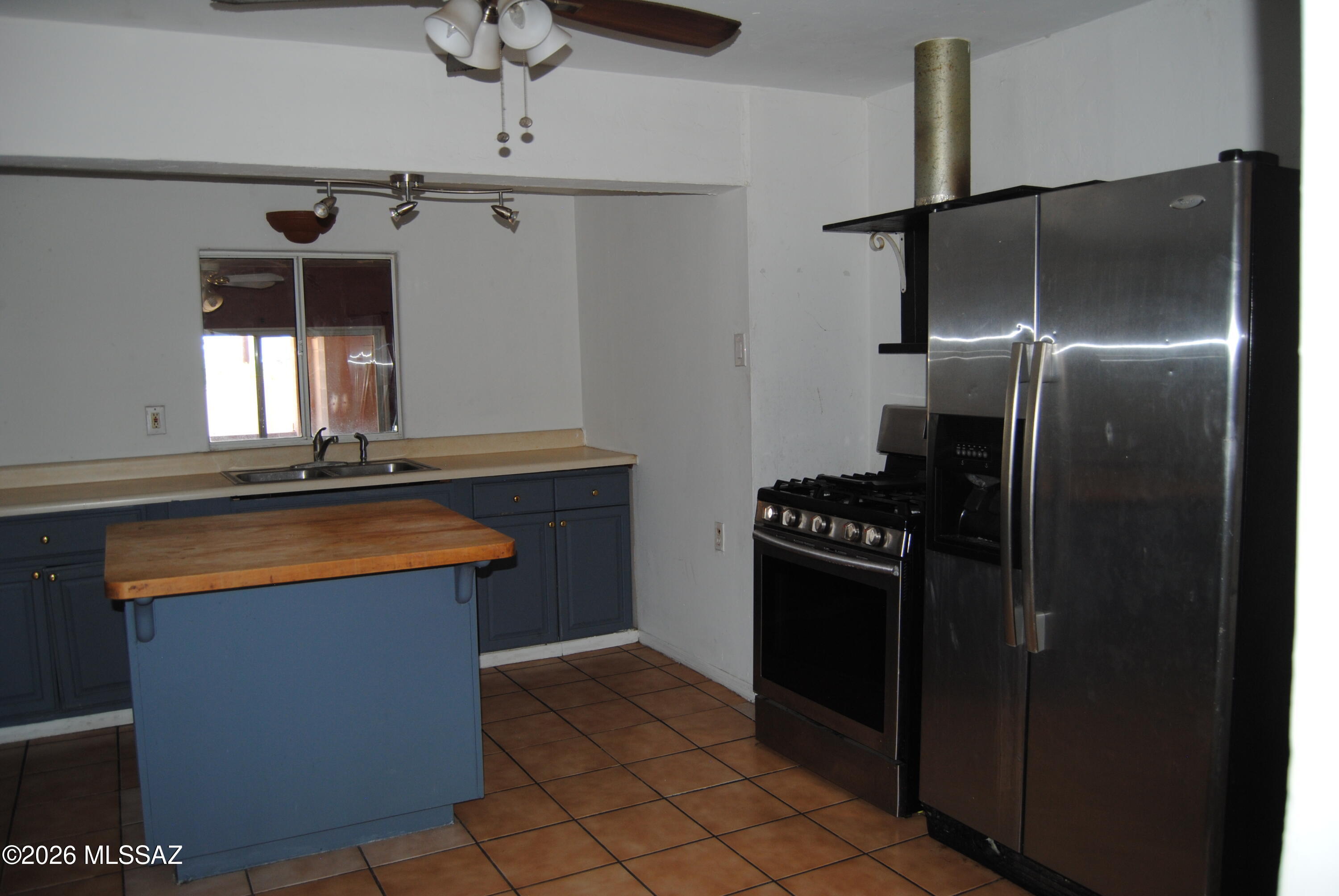 Miracle Mile Manor - Residential Lease