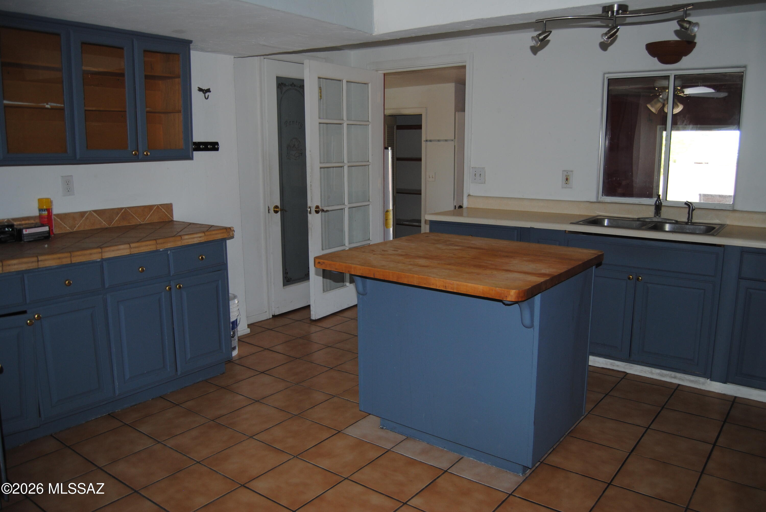 Miracle Mile Manor - Residential Lease