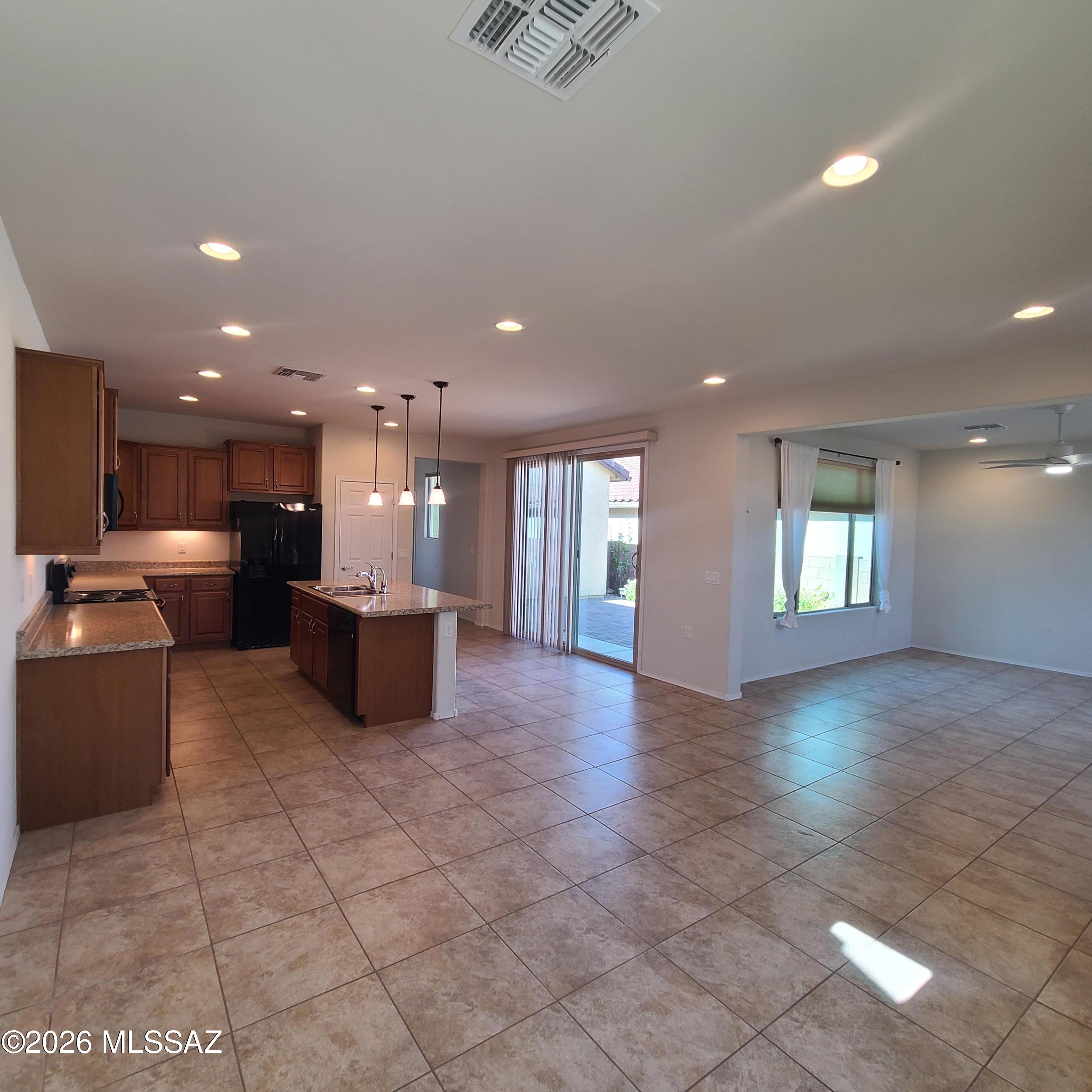 Rancho Del Lago (207-388) - Residential Lease