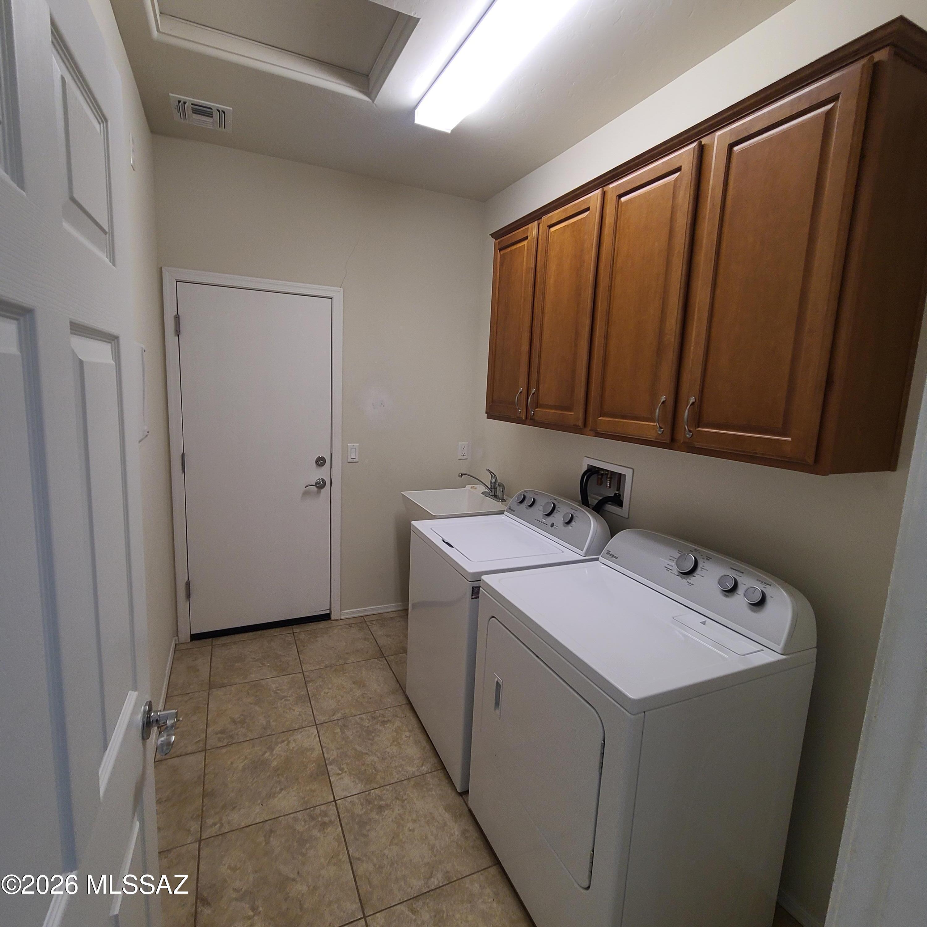 Rancho Del Lago (207-388) - Residential Lease