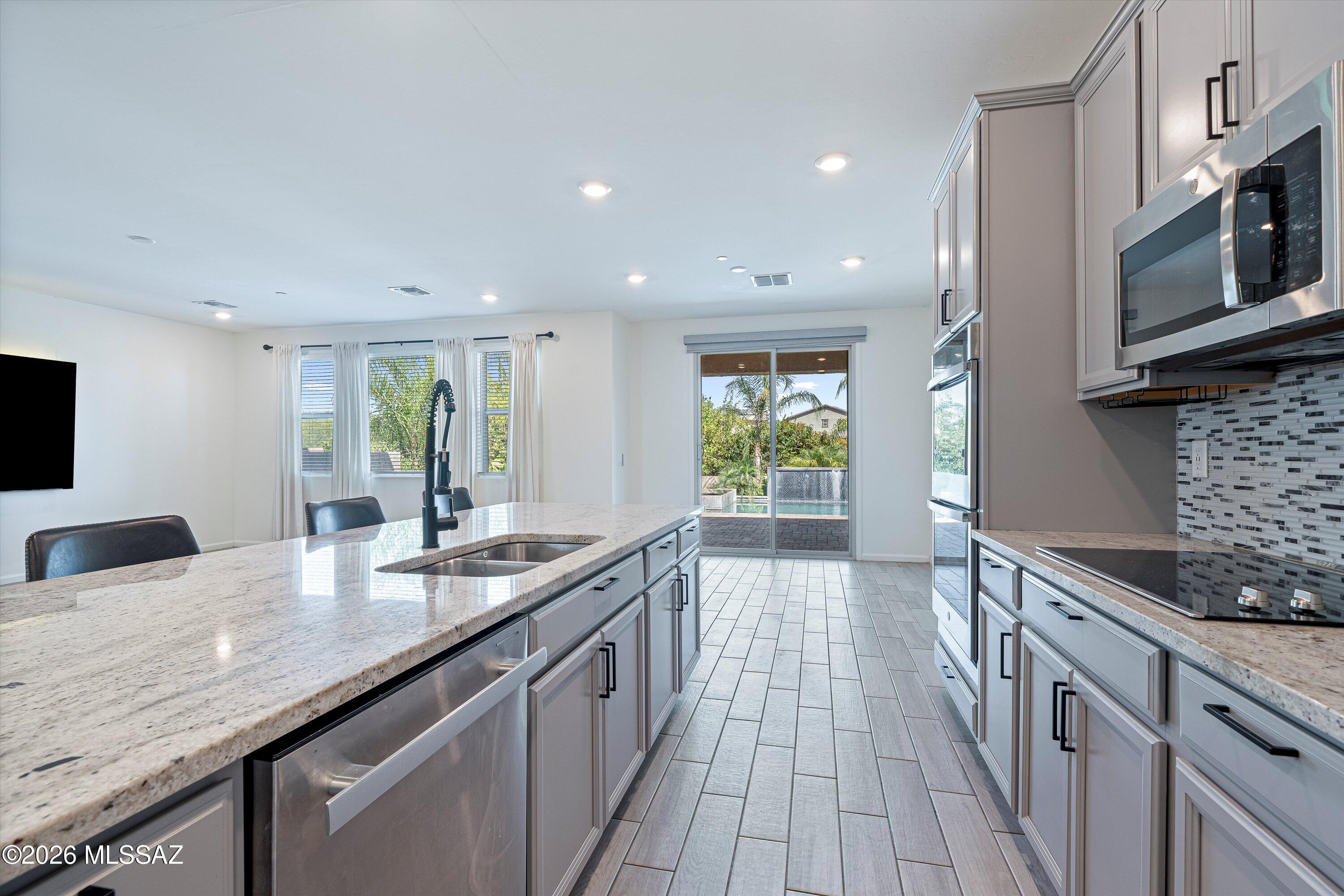 12090 N Goldenview Lane