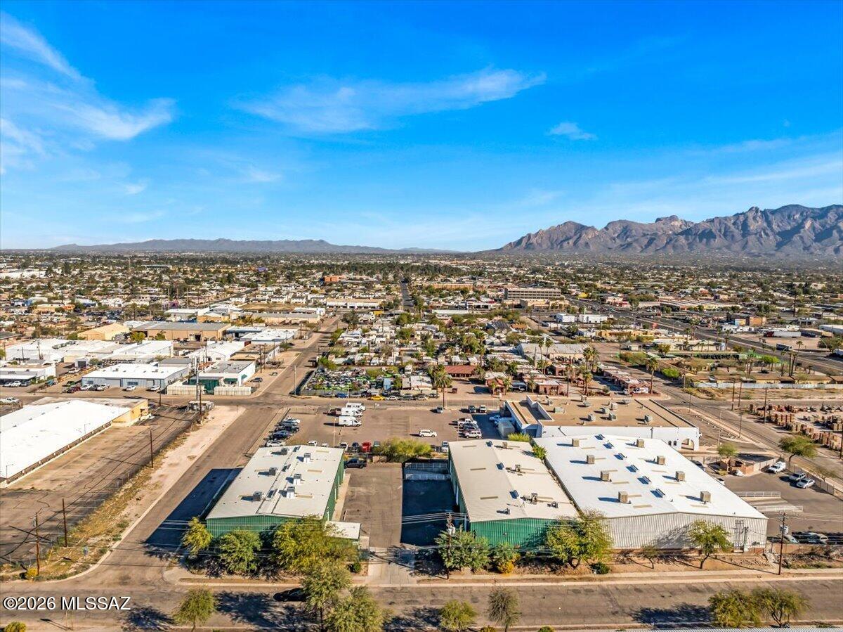 580 W Ventura Street