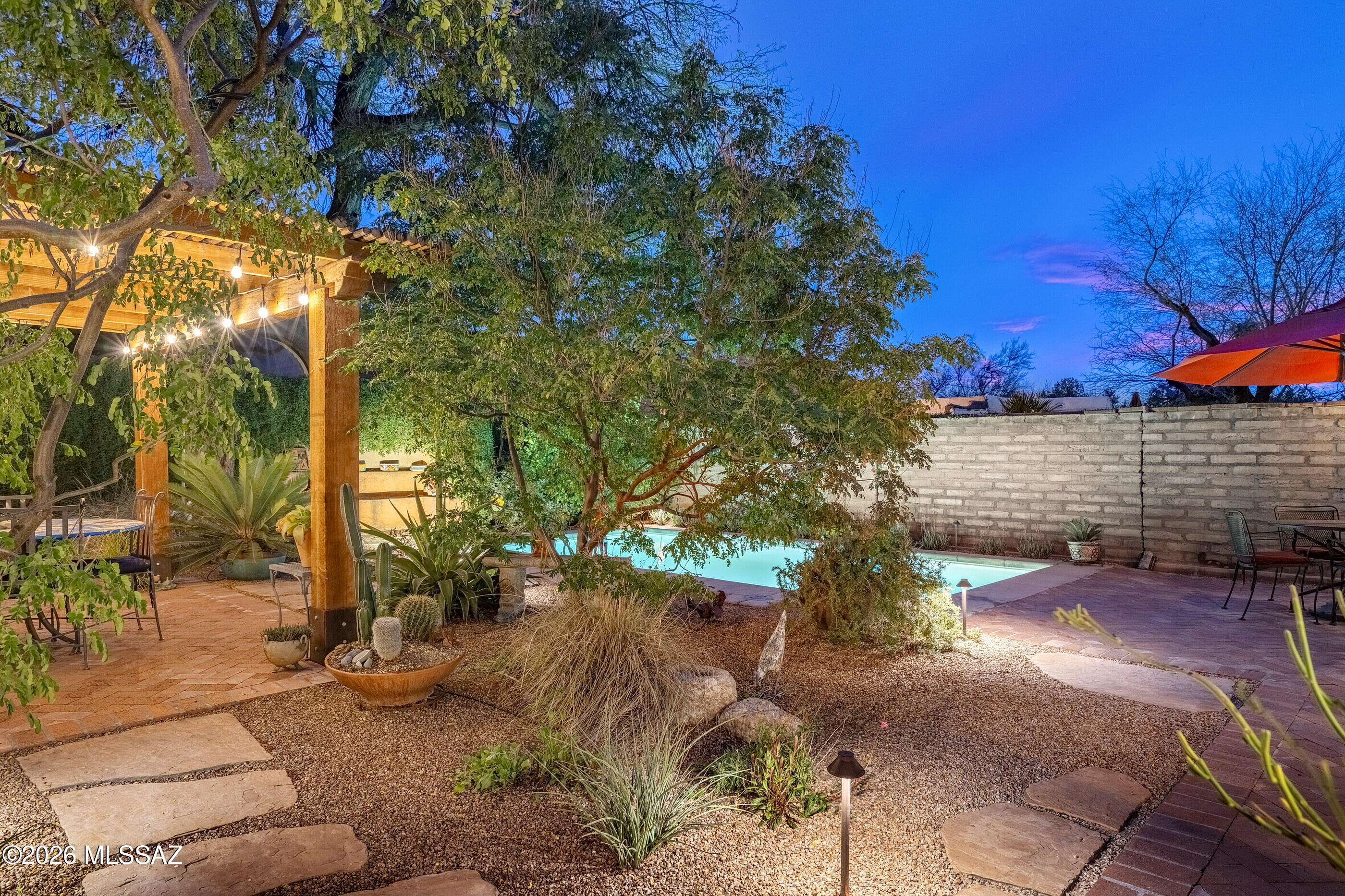 Fort Lowell Place (1-12) - Residential