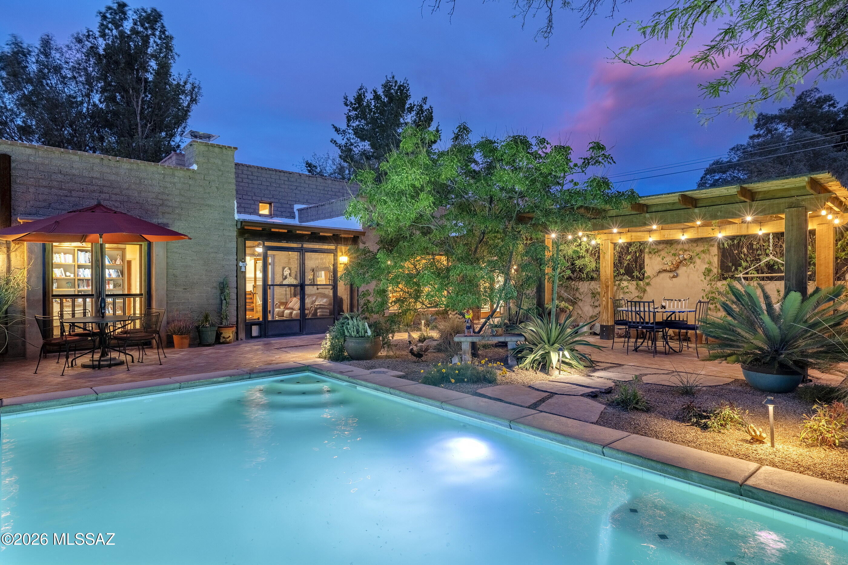 Fort Lowell Place (1-12) - Residential