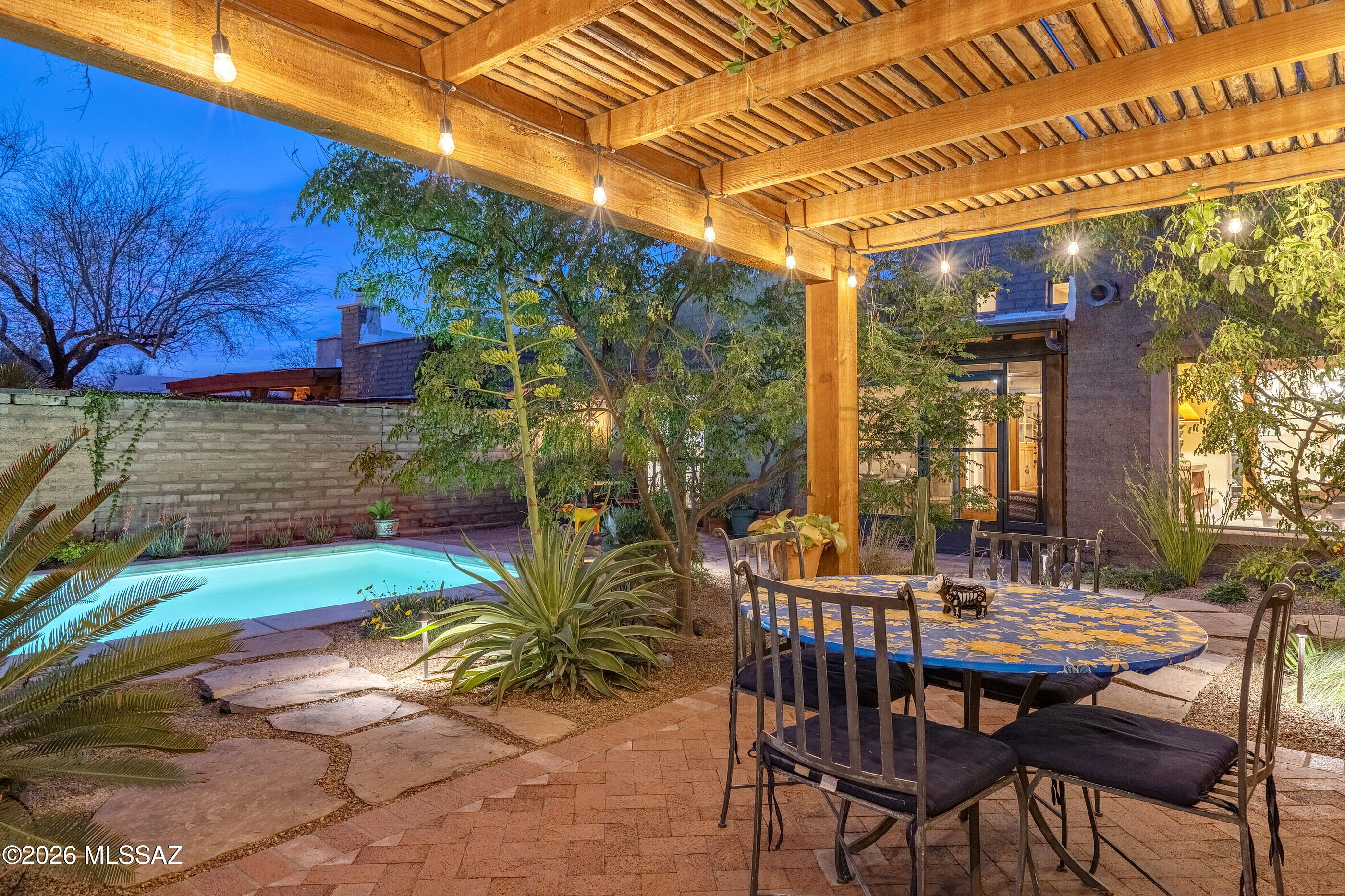 Fort Lowell Place (1-12) - Residential