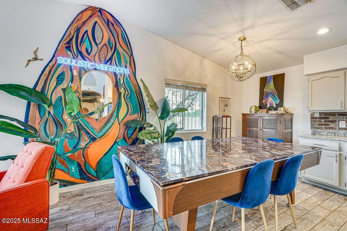 532 W District Street