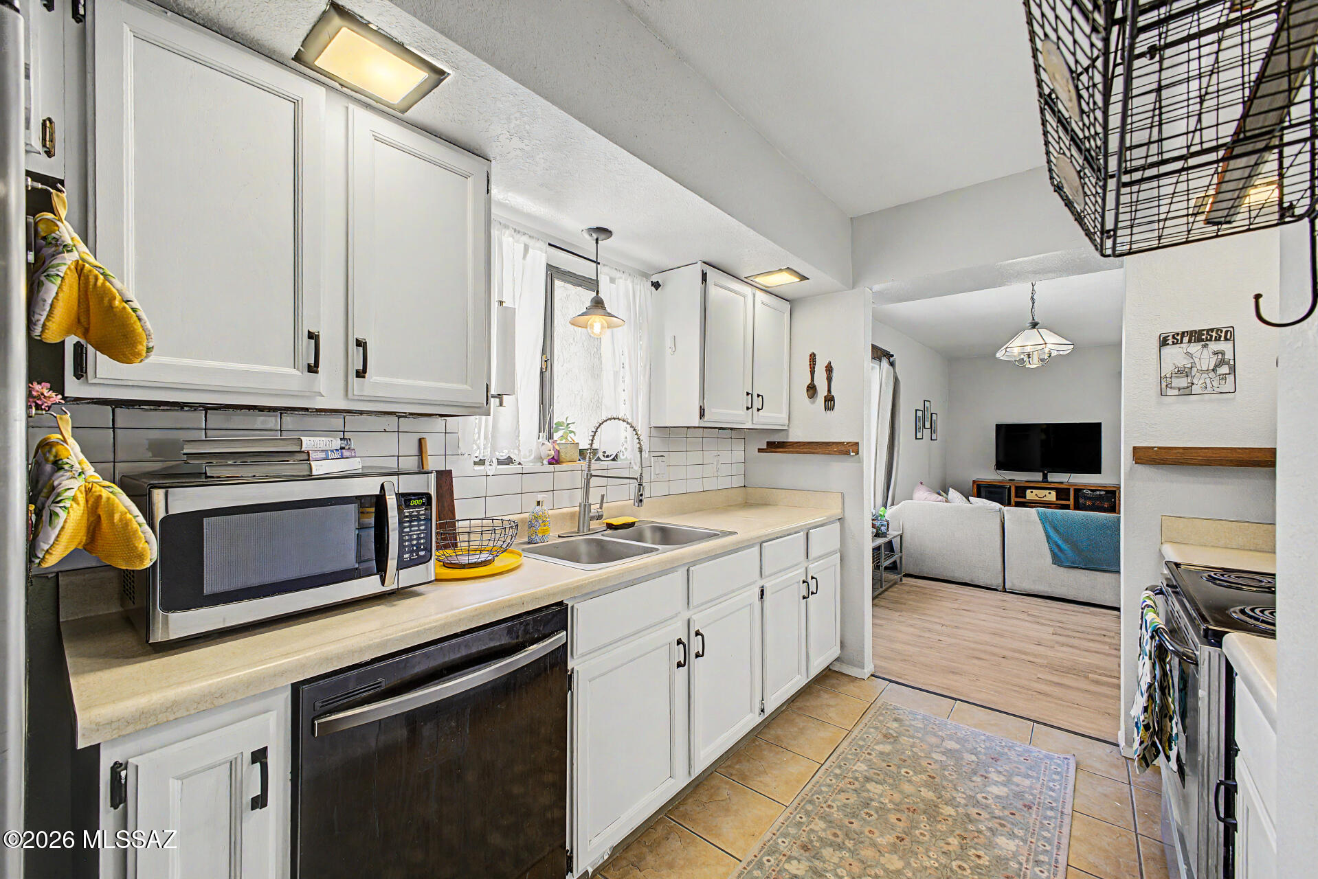 Las Lomitas Townhouses - Residential