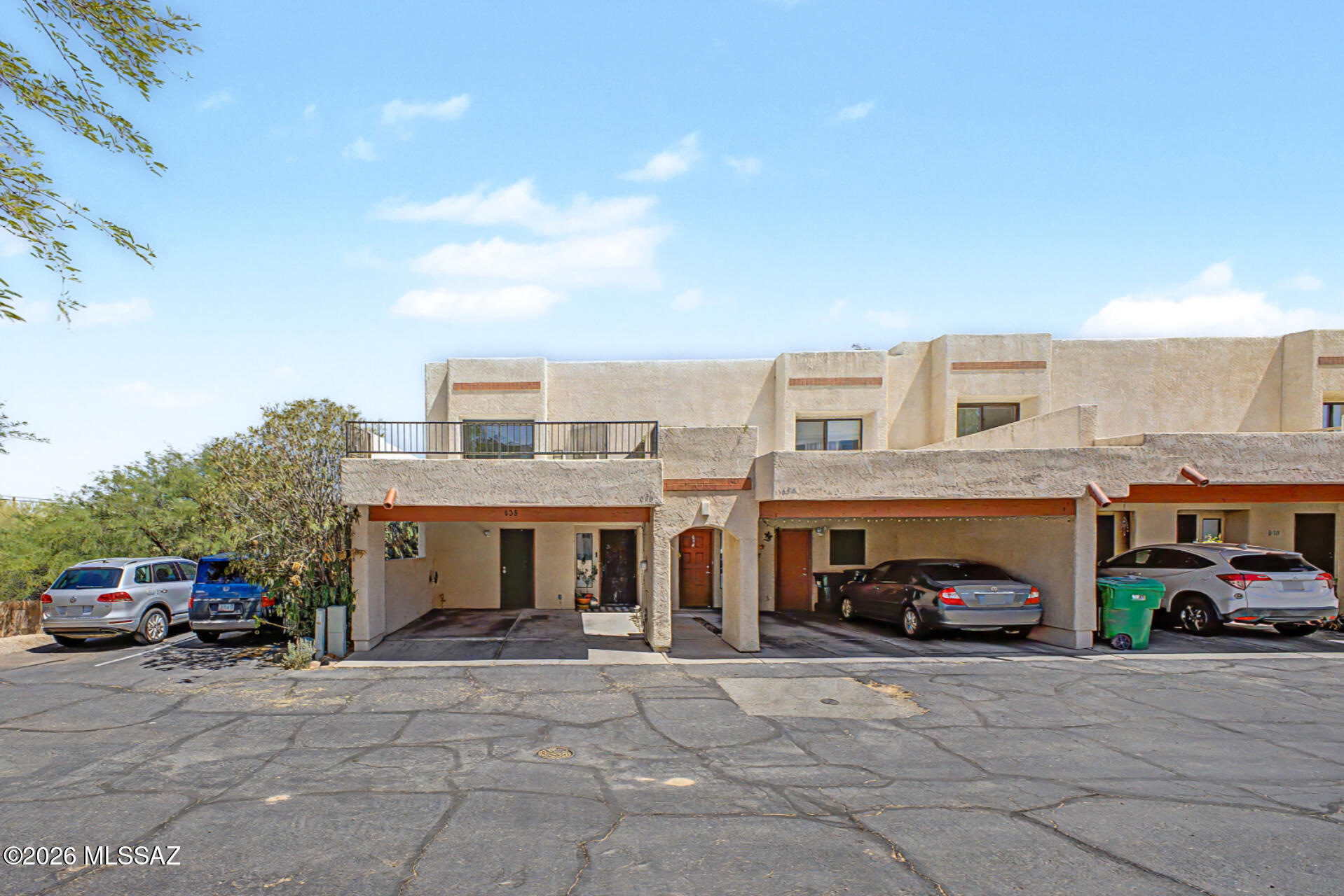 Las Lomitas Townhouses - Residential