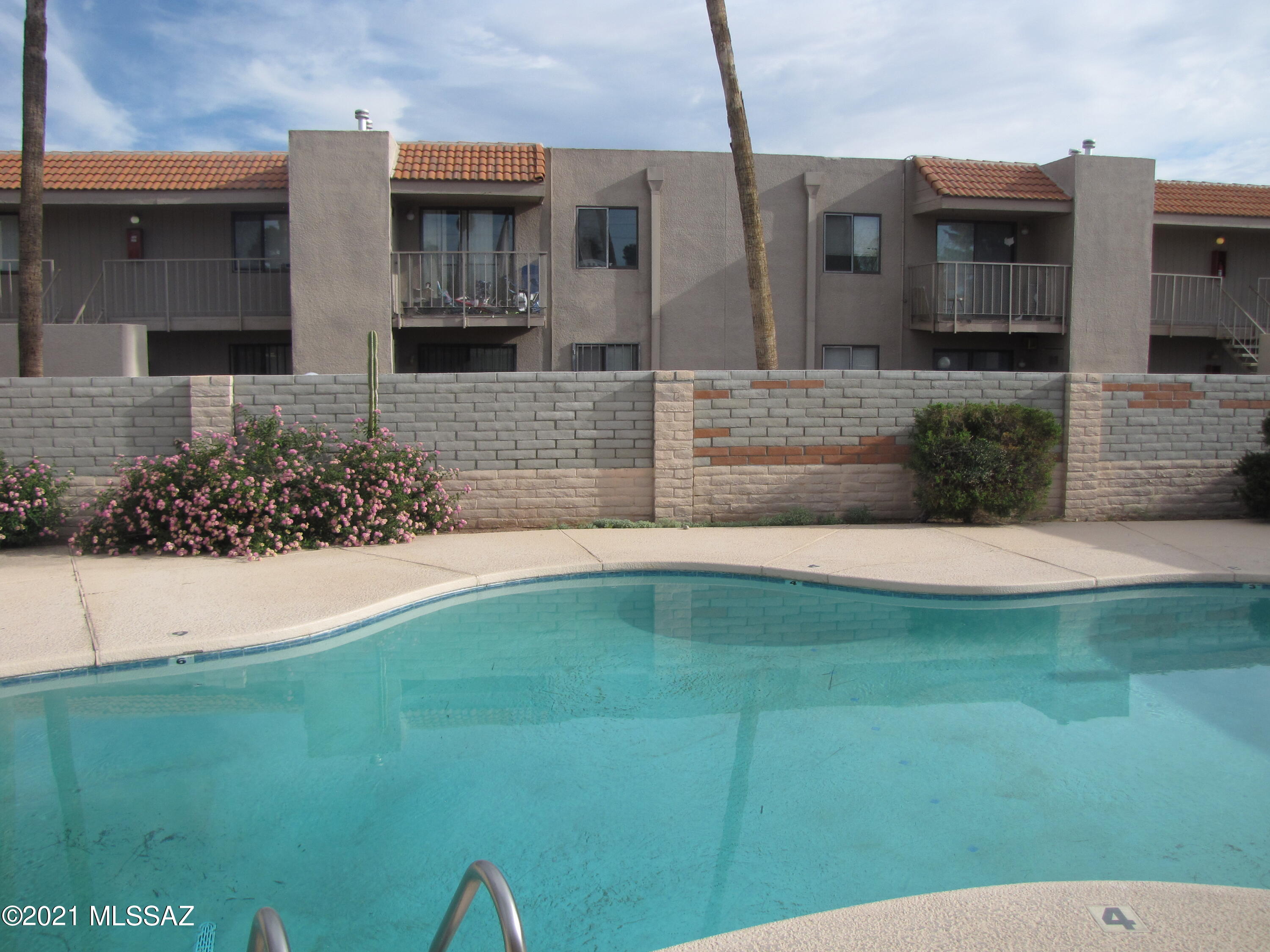 Golf Links East Condos (1-48) - Residential Lease