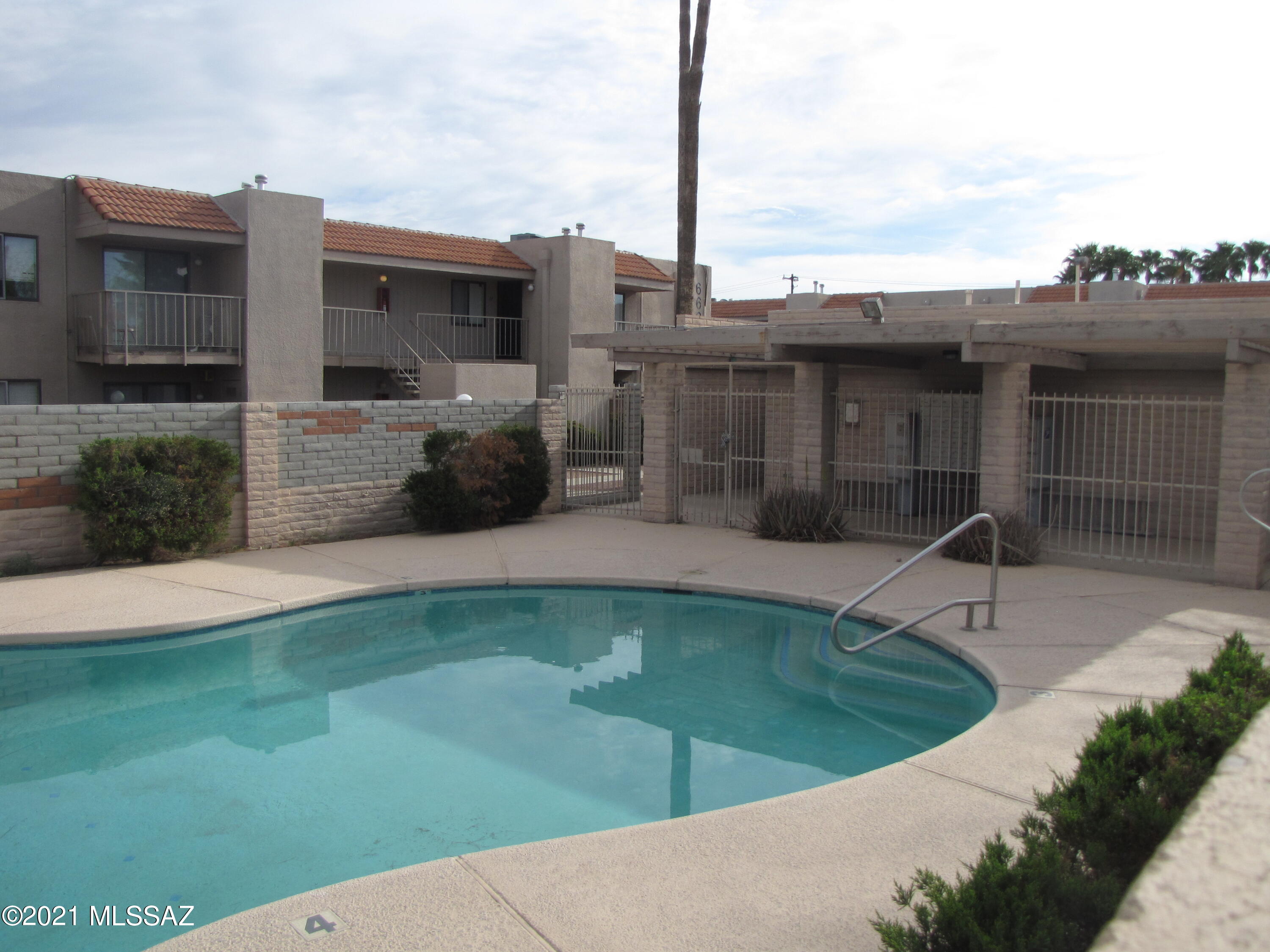 Golf Links East Condos (1-48) - Residential Lease
