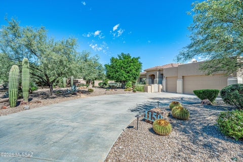 Photo of 1150 W Green Pebble Drive, Oro Valley, AZ 85755 (MLS # 22624879)