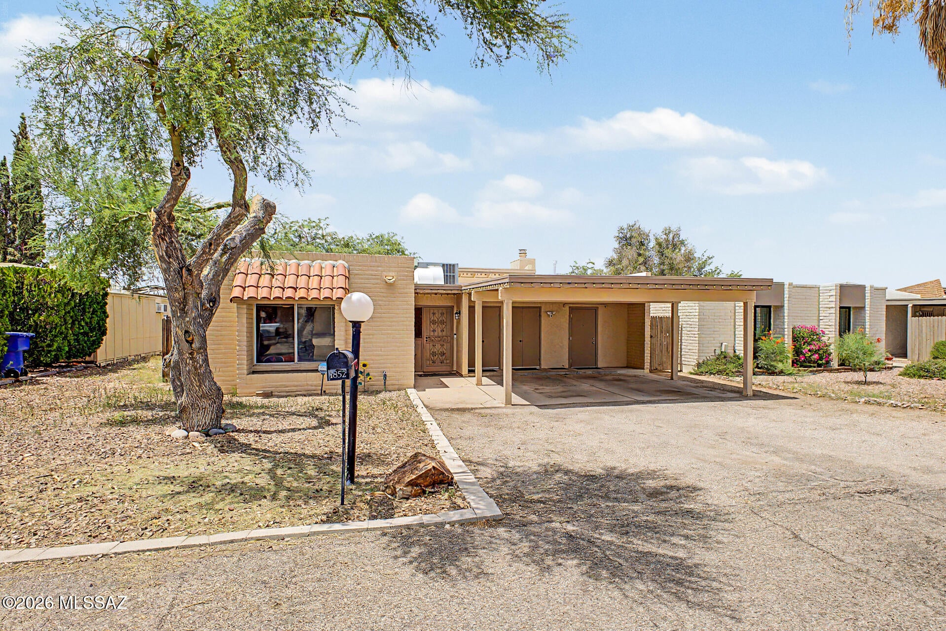 1852 S Skyview Place