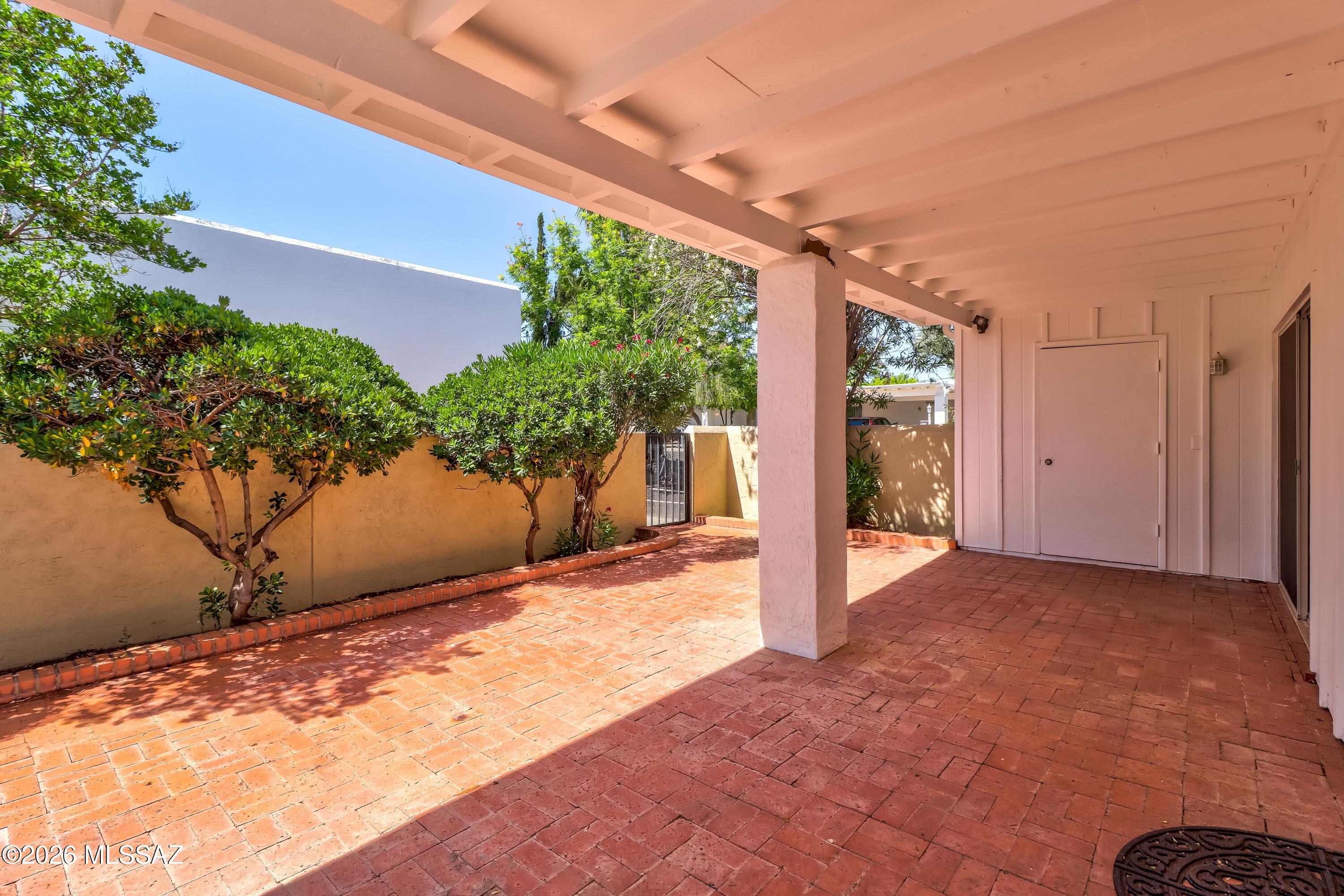 La Toluca Townhouses - Residential