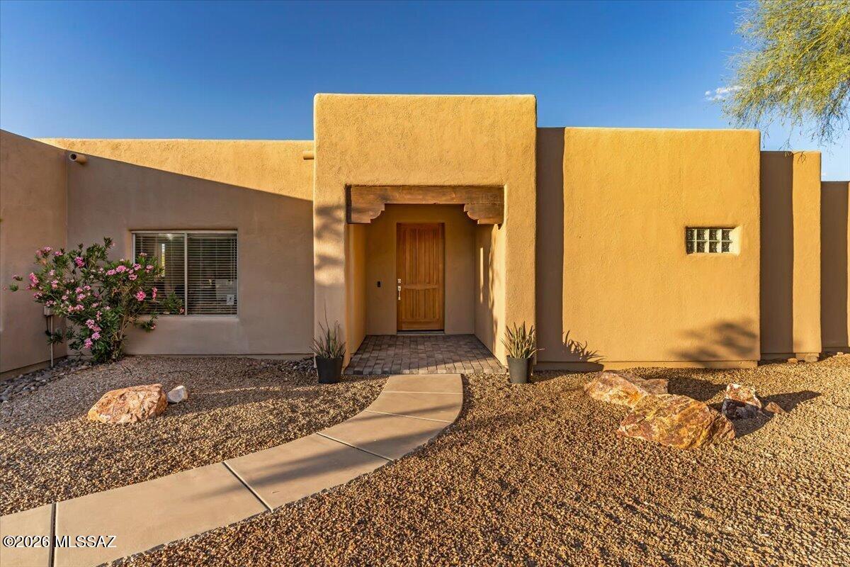 1124 W Saddlehorn Place